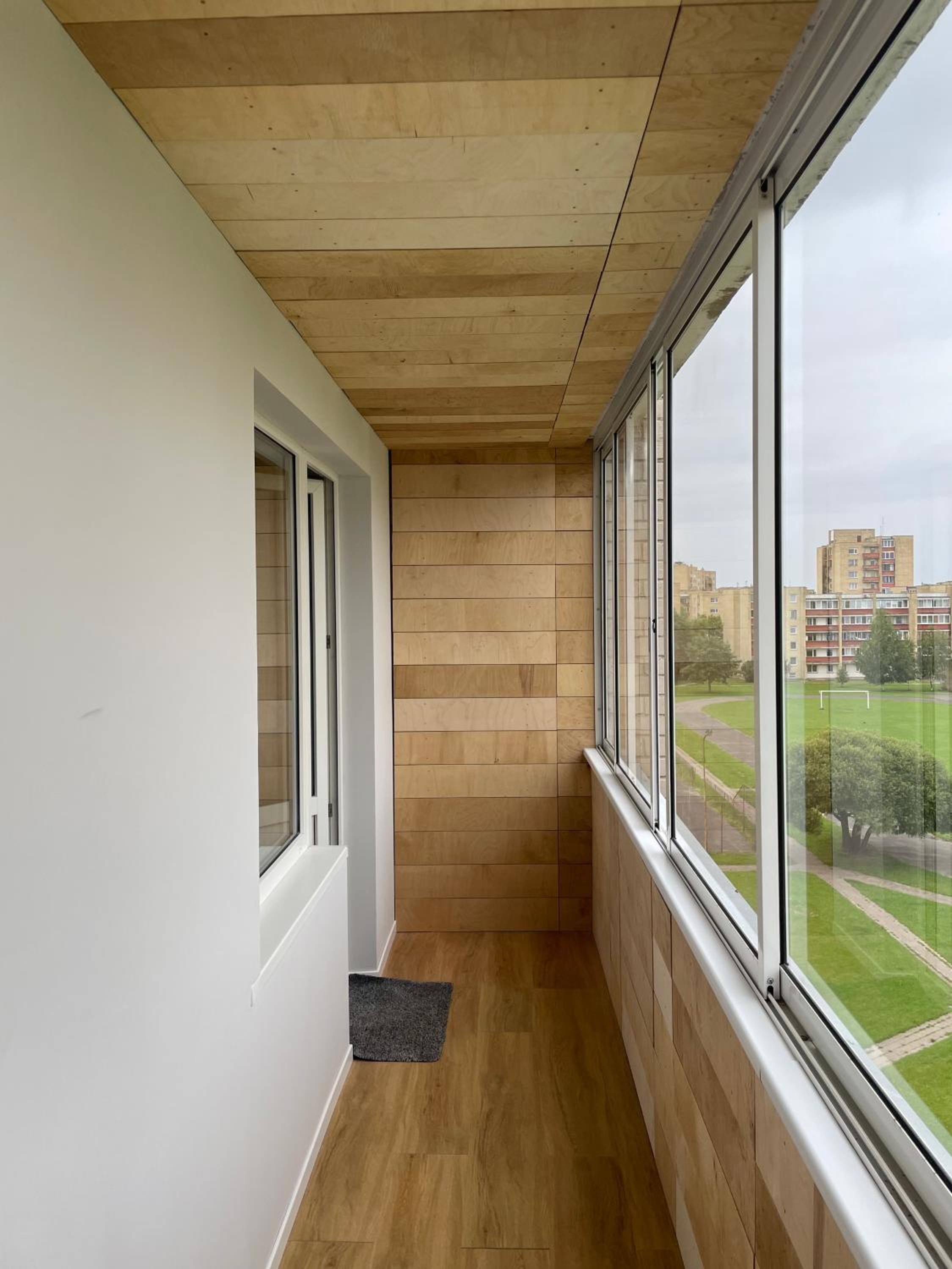 Cozy Urban Retreat with Self check-in and Netflix view 3