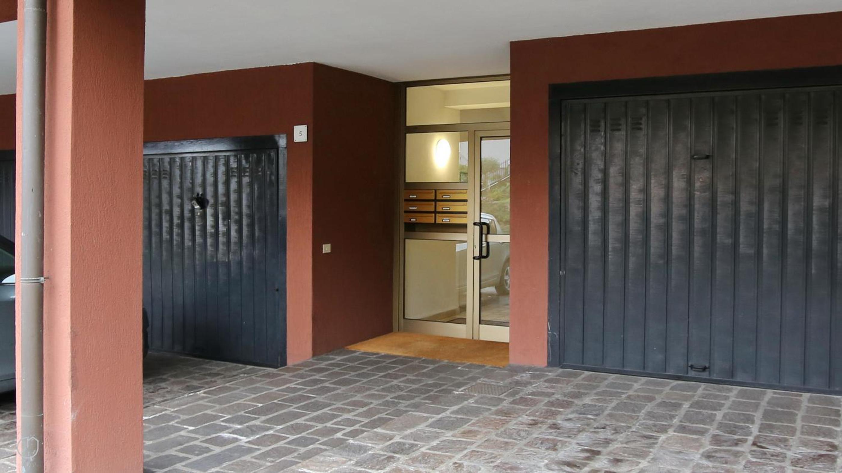 Noseda 5 en Como — parking
