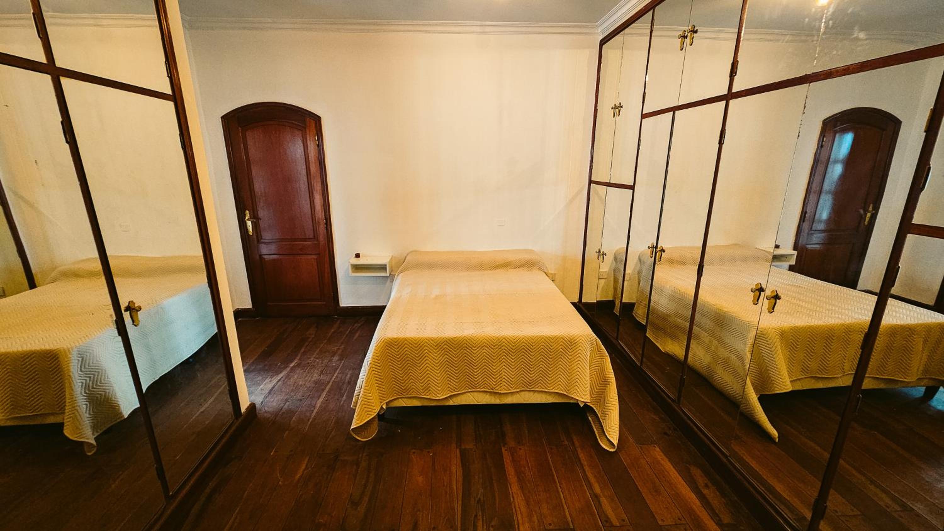 Valhalla Hostel & Suites