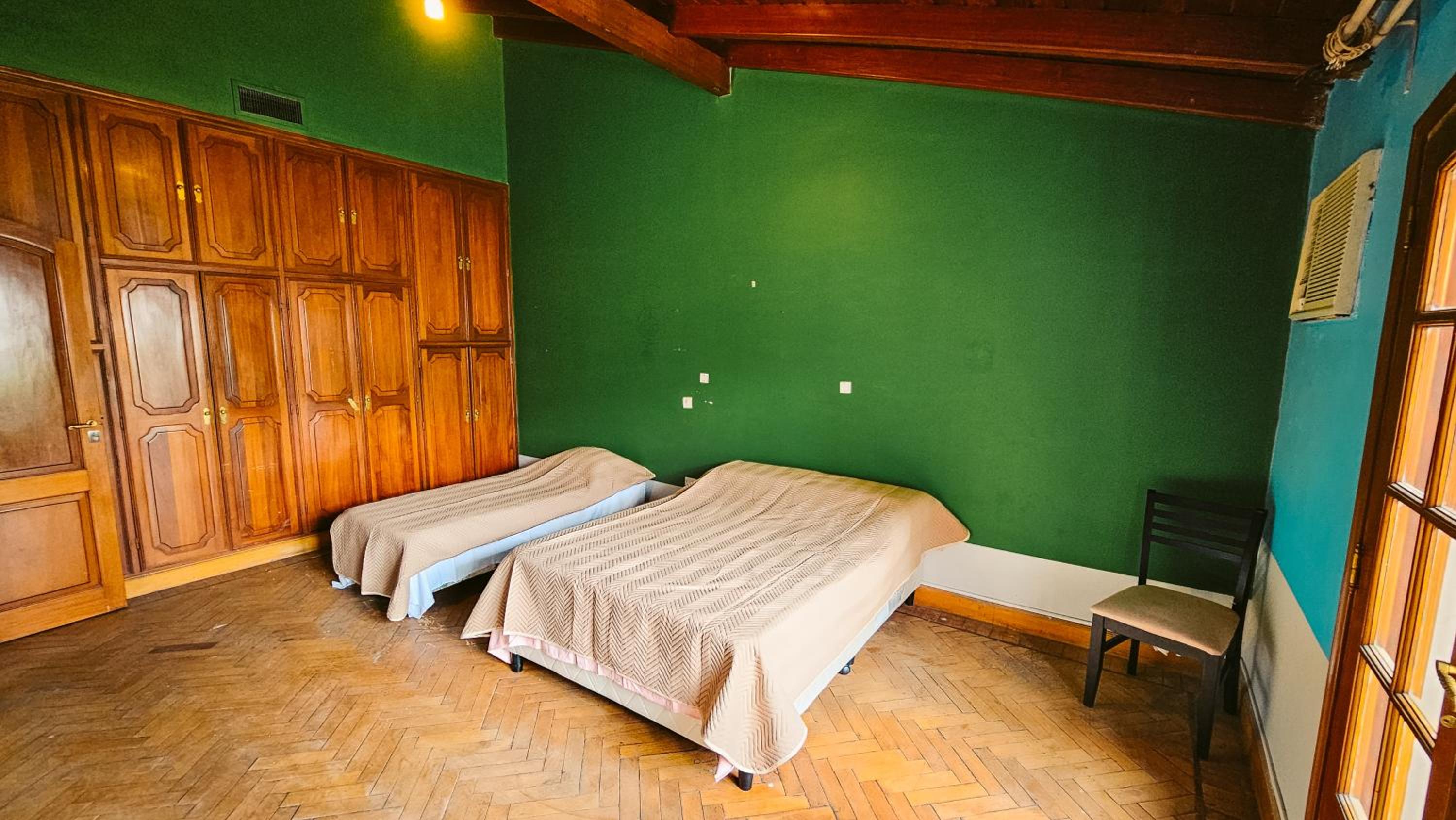 Valhalla Hostel & Suites