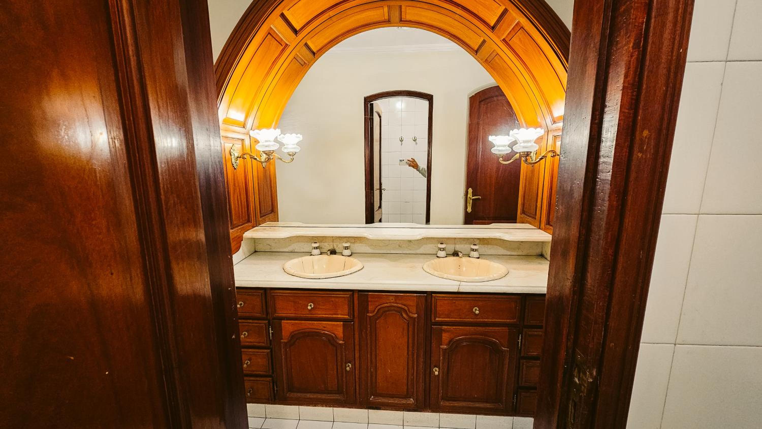 Valhalla Hostel & Suites