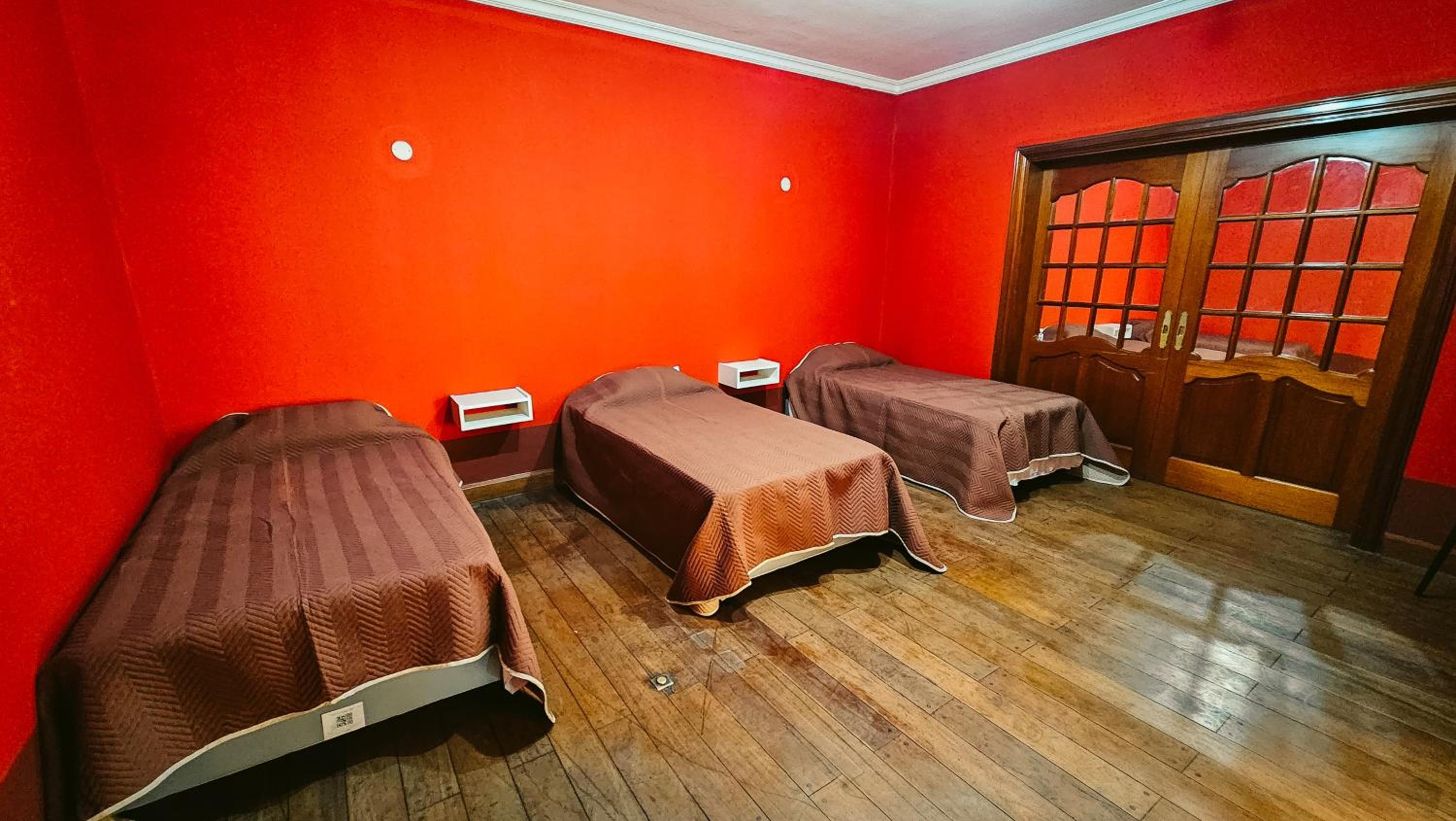 Valhalla Hostel & Suites