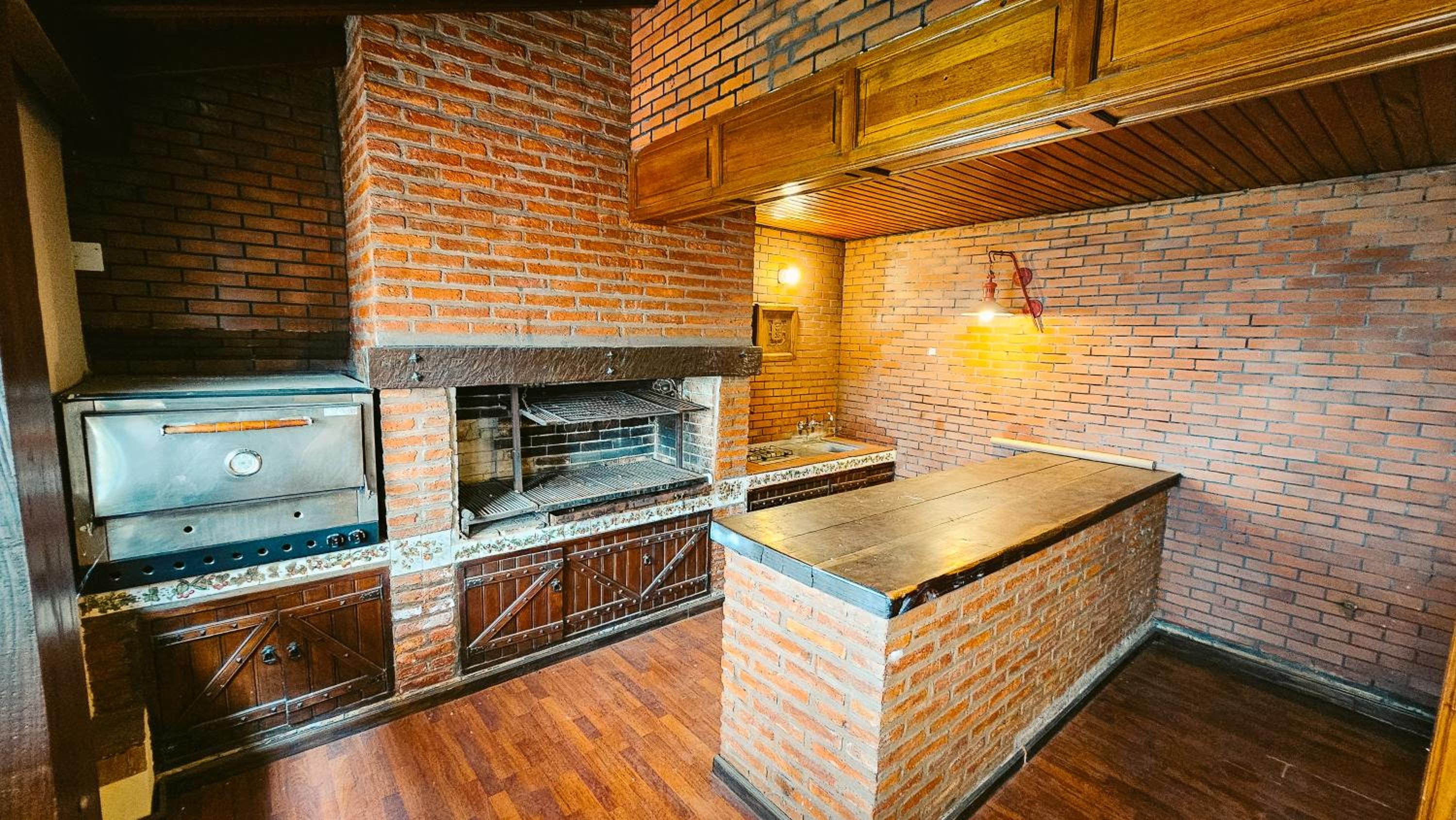Valhalla Hostel & Suites