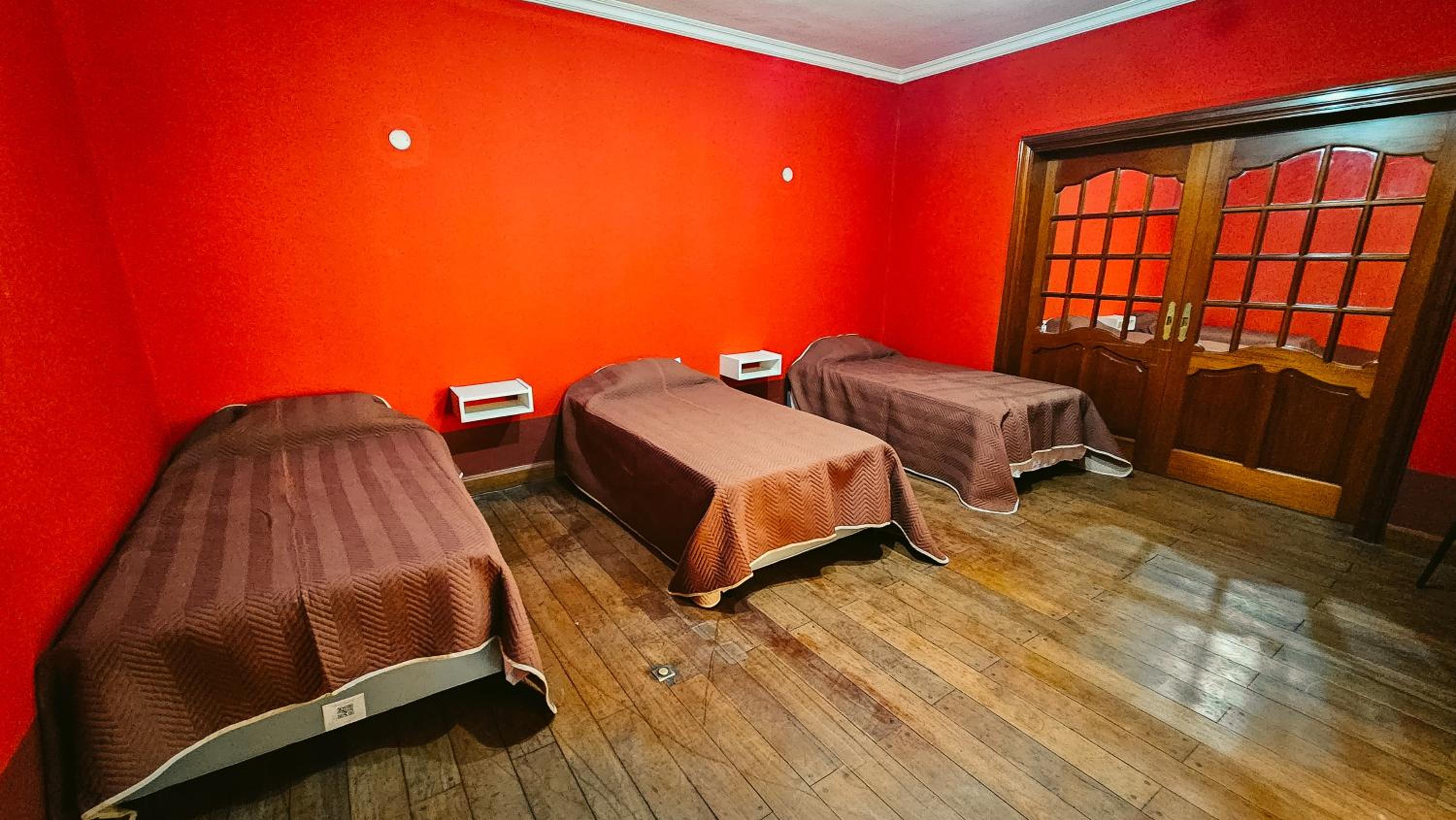 Valhalla Hostel & Suites