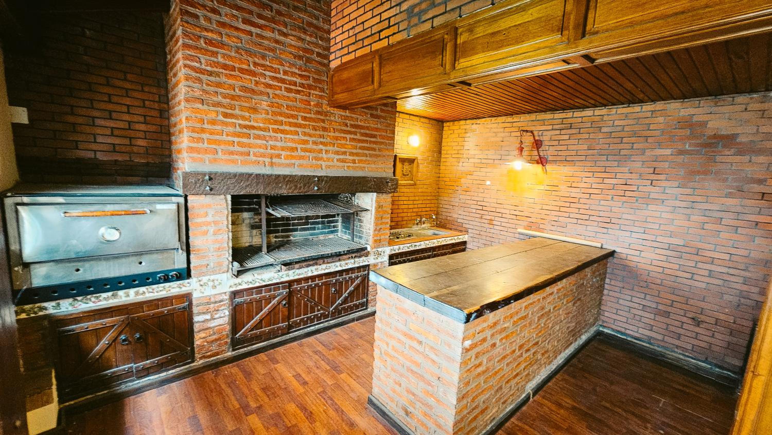 Valhalla Hostel & Suites