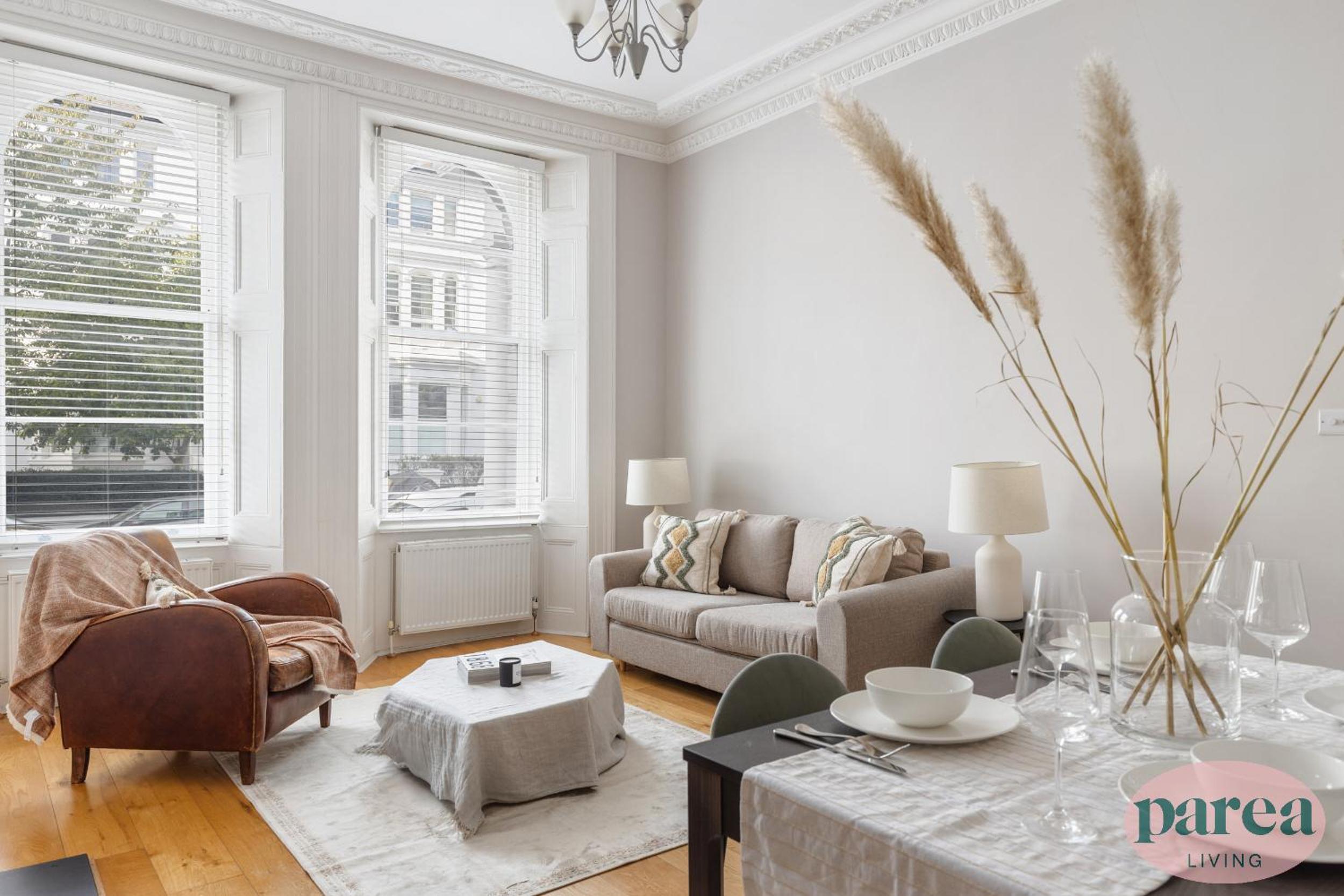 Parea Living - Notting Hill, Stylish 1-Bedroom Flat, Private Gardens, Remote Working