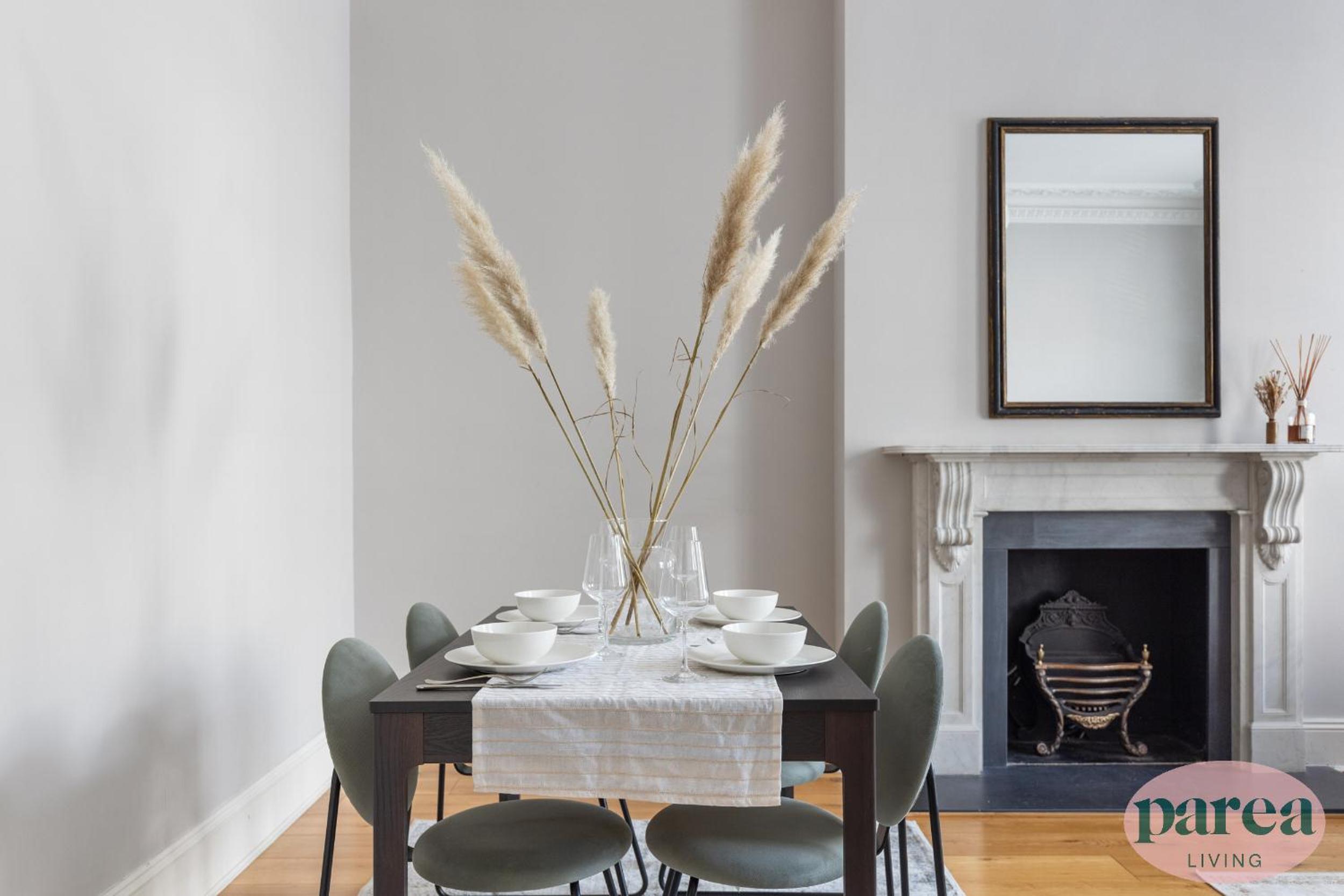Parea Living - Notting Hill, Stylish 1-Bedroom Flat, Private Gardens, Remote Working