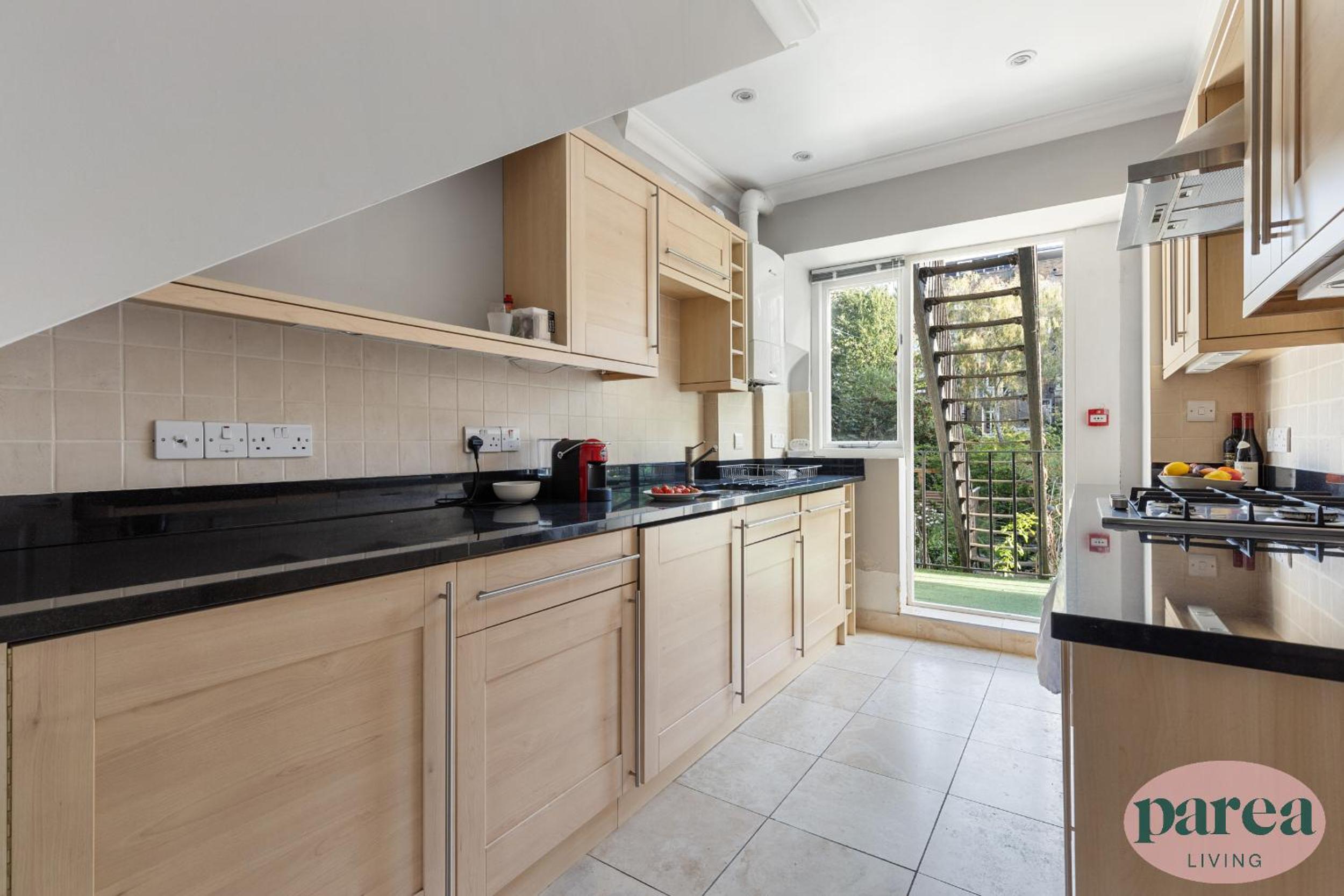 Parea Living - Notting Hill, Stylish 1-Bedroom Flat, Private Gardens, Remote Working