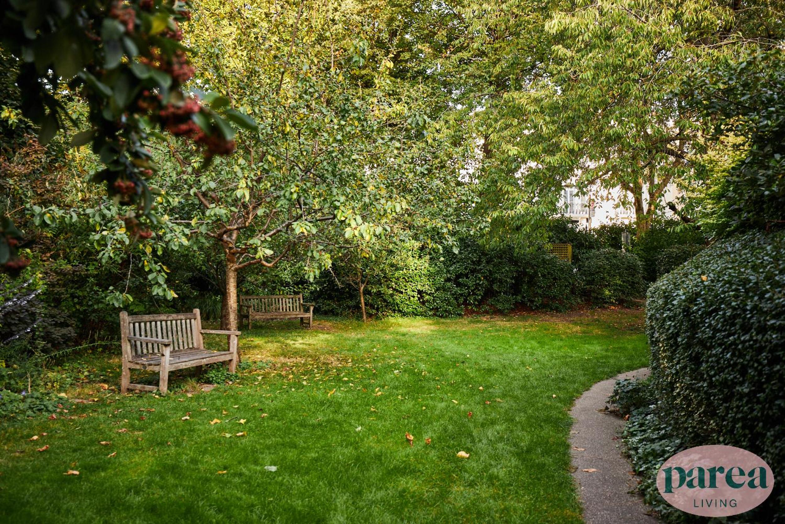 Parea Living - Notting Hill, Stylish 1-Bedroom Flat, Private Gardens, Remote Working