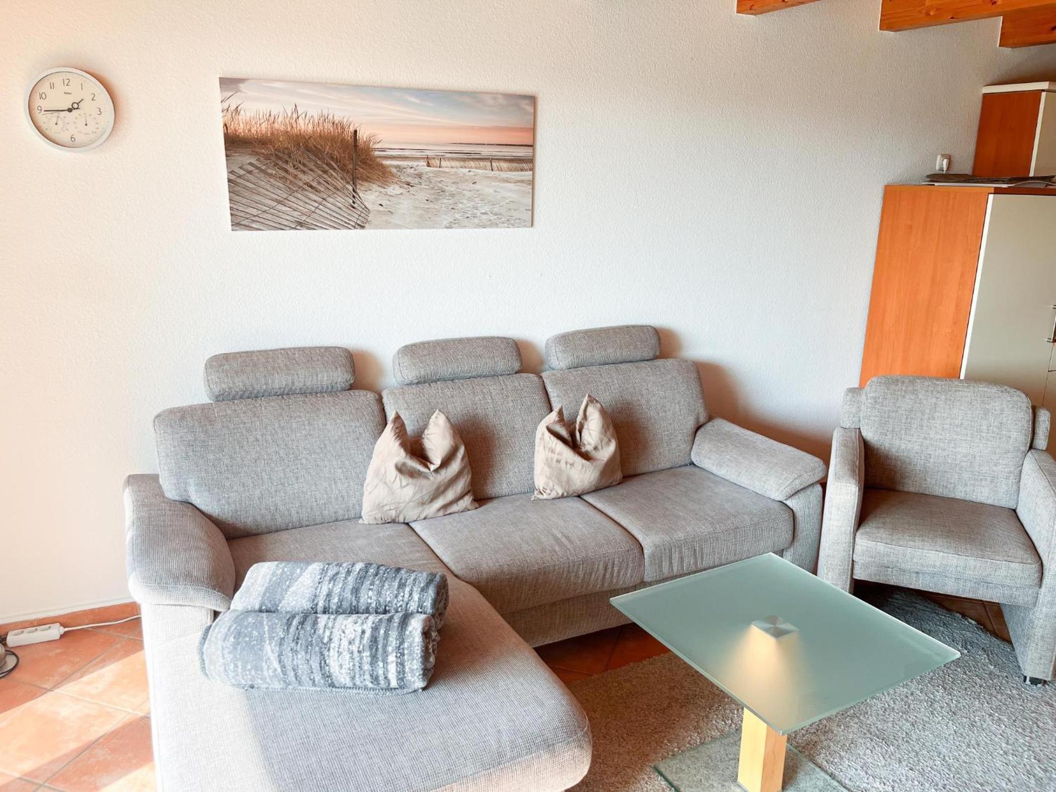 Großzügige Wohnung mit zwei Bädern, Terrasse und Balkon