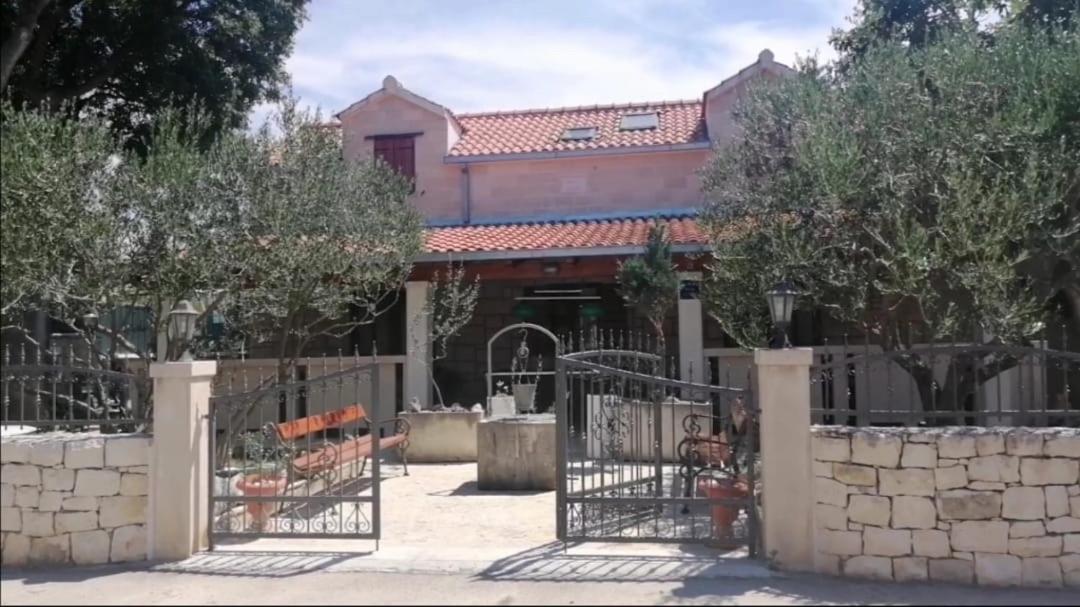 Brač Island Holiday Home With Pool And Sea View view 3