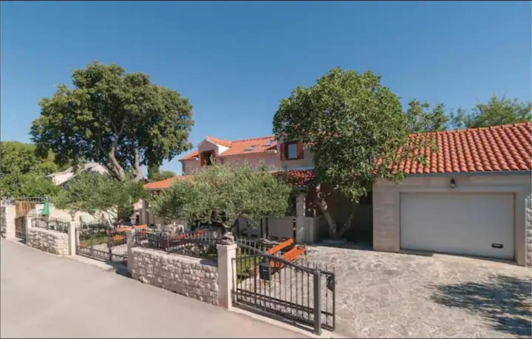 Brač Island Holiday Home With Pool And Sea View view 2