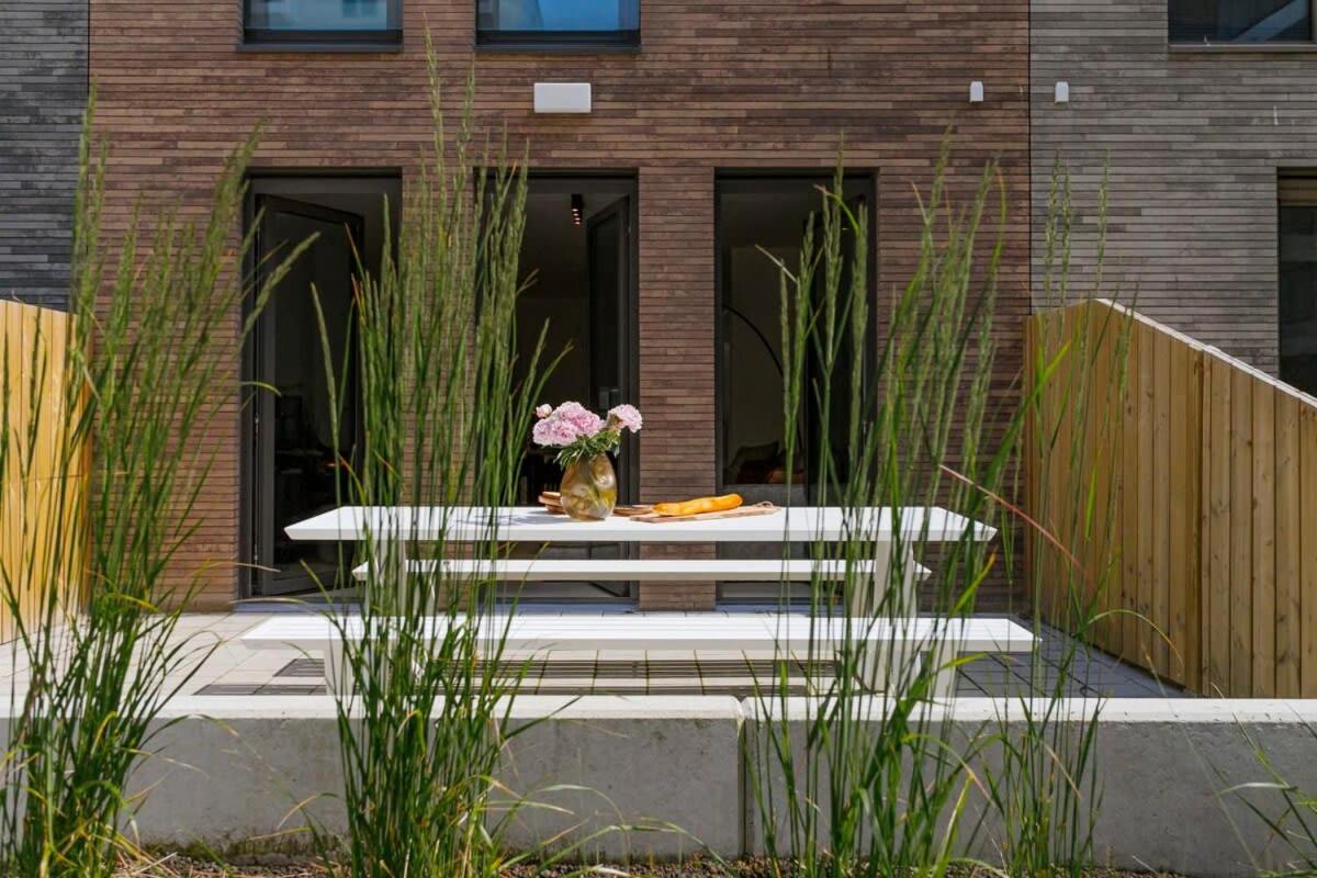 Family house with stunning roof terrace overlooking the Diaz Arena