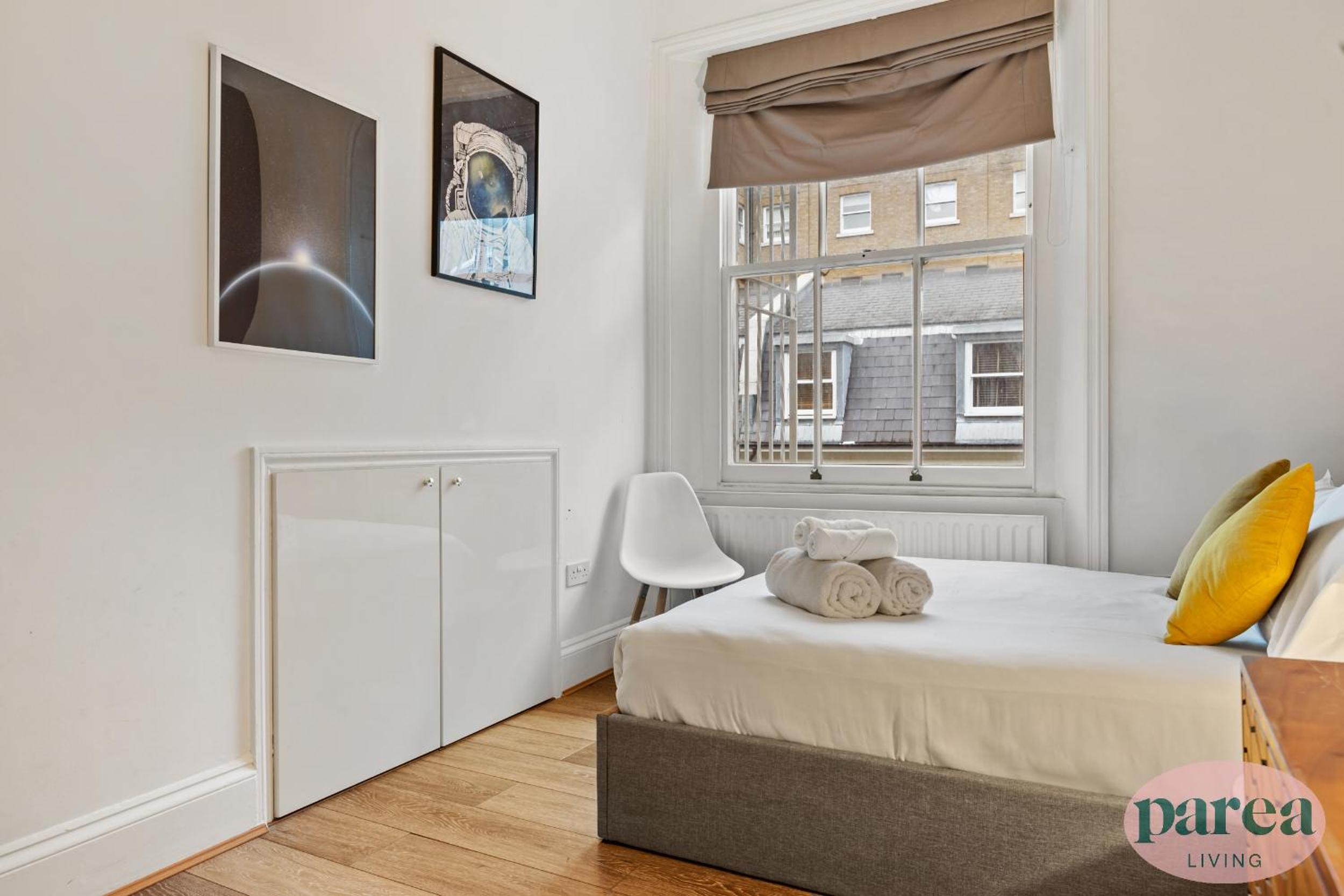 Parea Living - South Kensington, Elegant 1-Bedroom Flat, WFH Desk