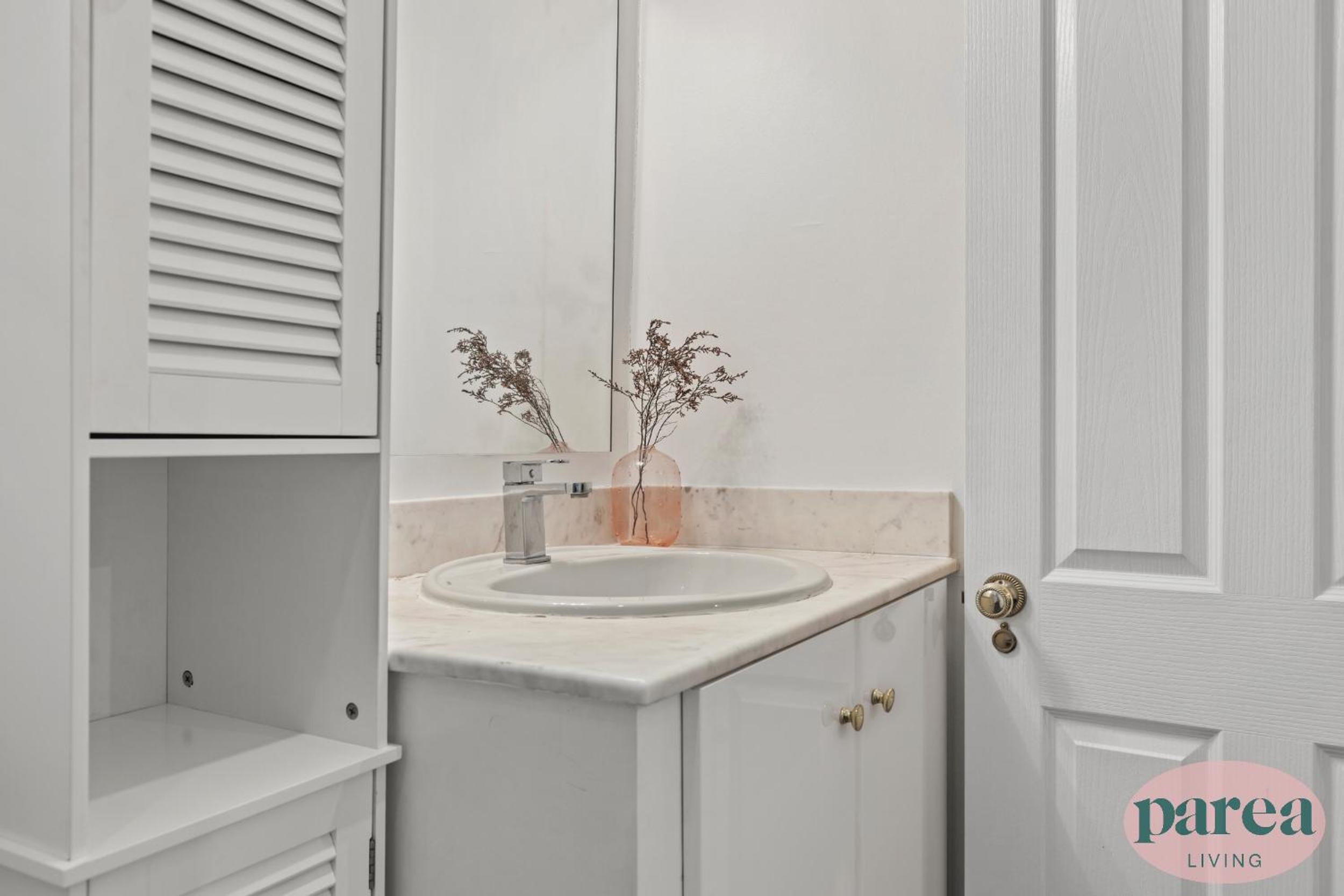 Parea Living - South Kensington, Elegant 1-Bedroom Flat, WFH Desk