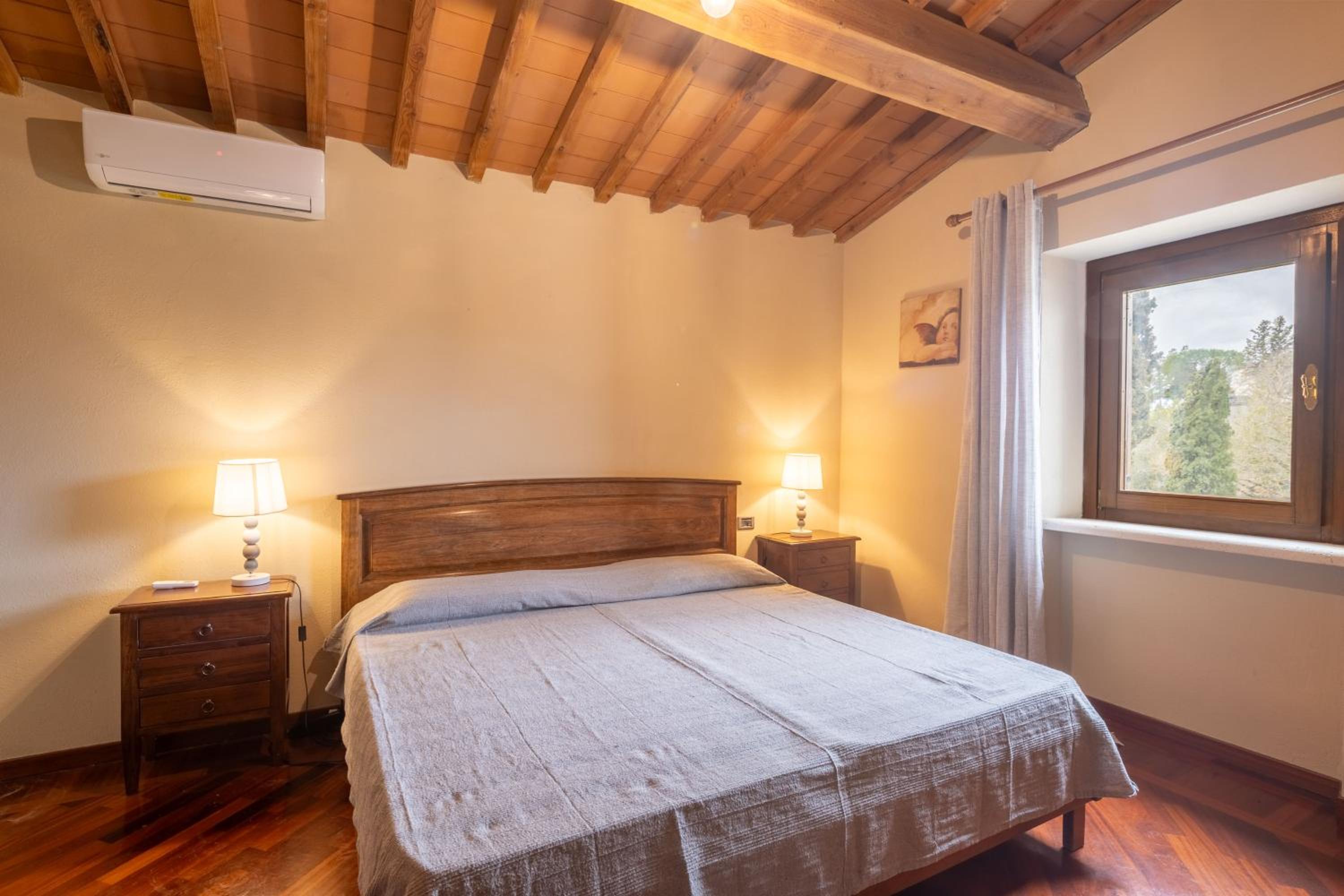 Photo 37