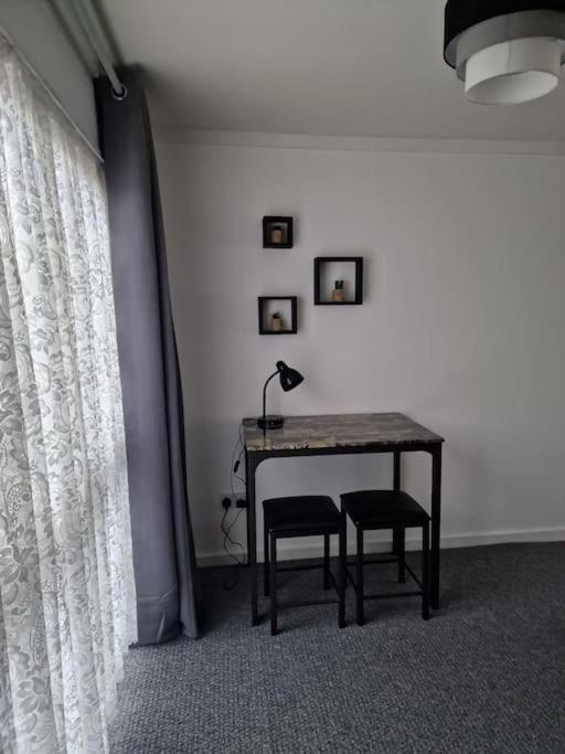 Airport,NEC,JLR,Bham. Entire house 5 beds. view 4