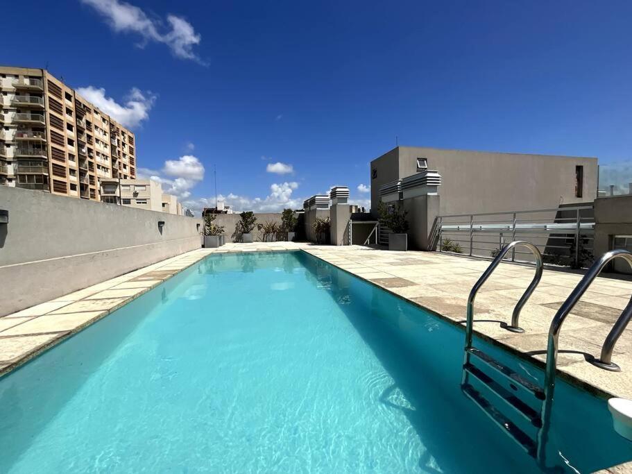 Luminoso studio con piscina en Palermo