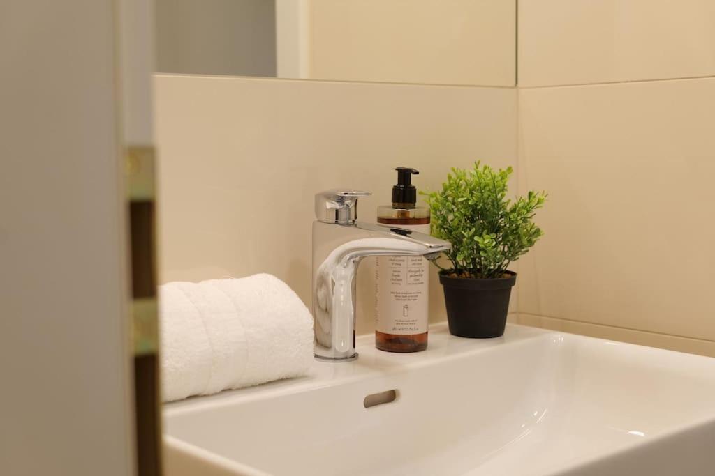 Cavallo Business M - 1BD Apartments City Center
