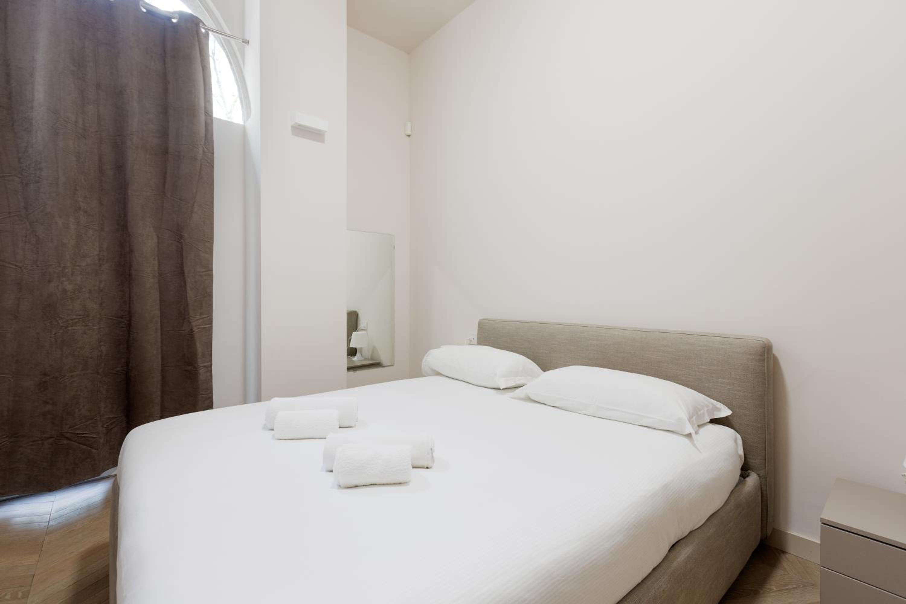 GuestHost - Cordusio Enchanting Apartment
