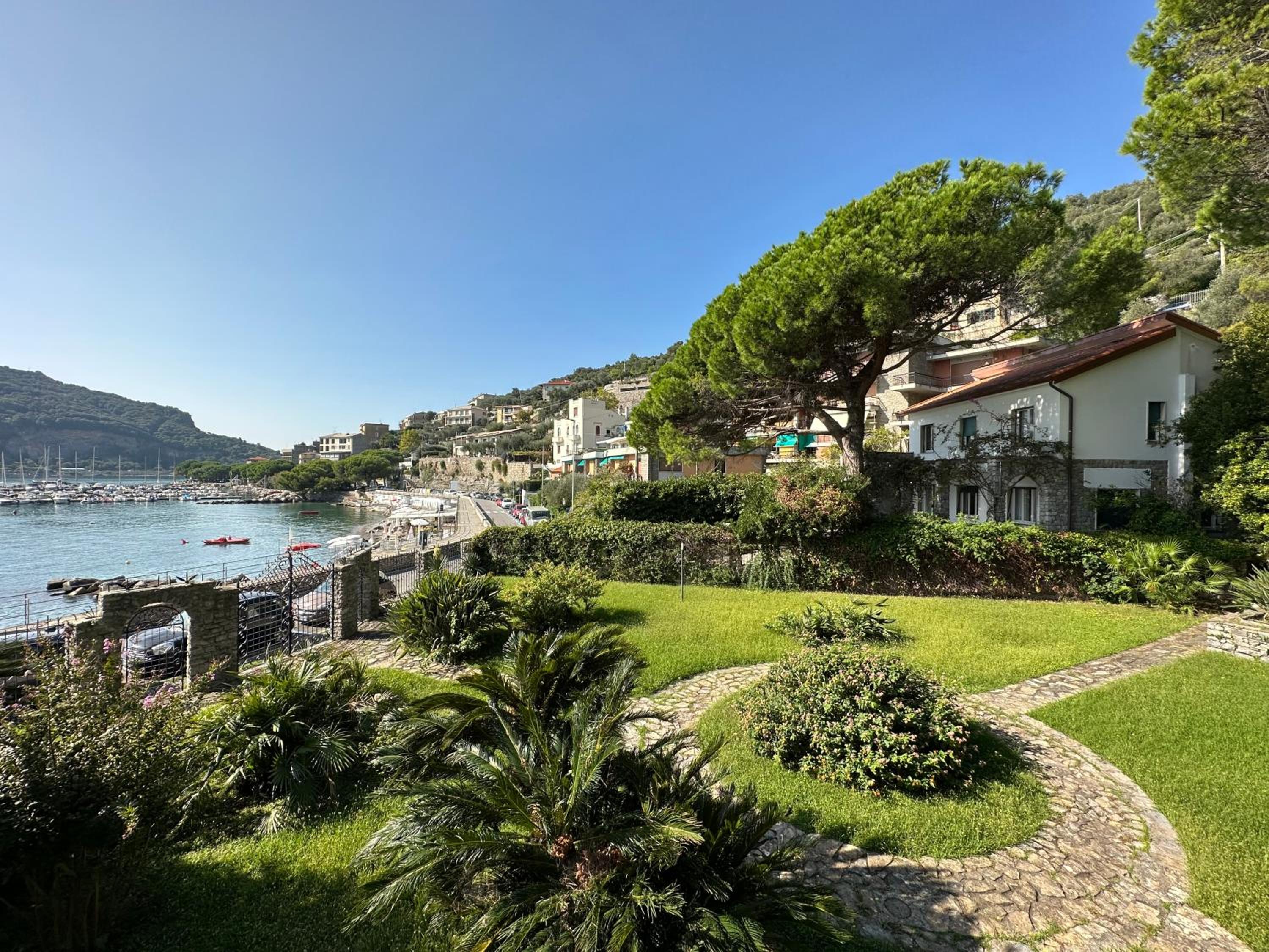 Villa Doria 16 Pax by VILLASRETREATS view 4