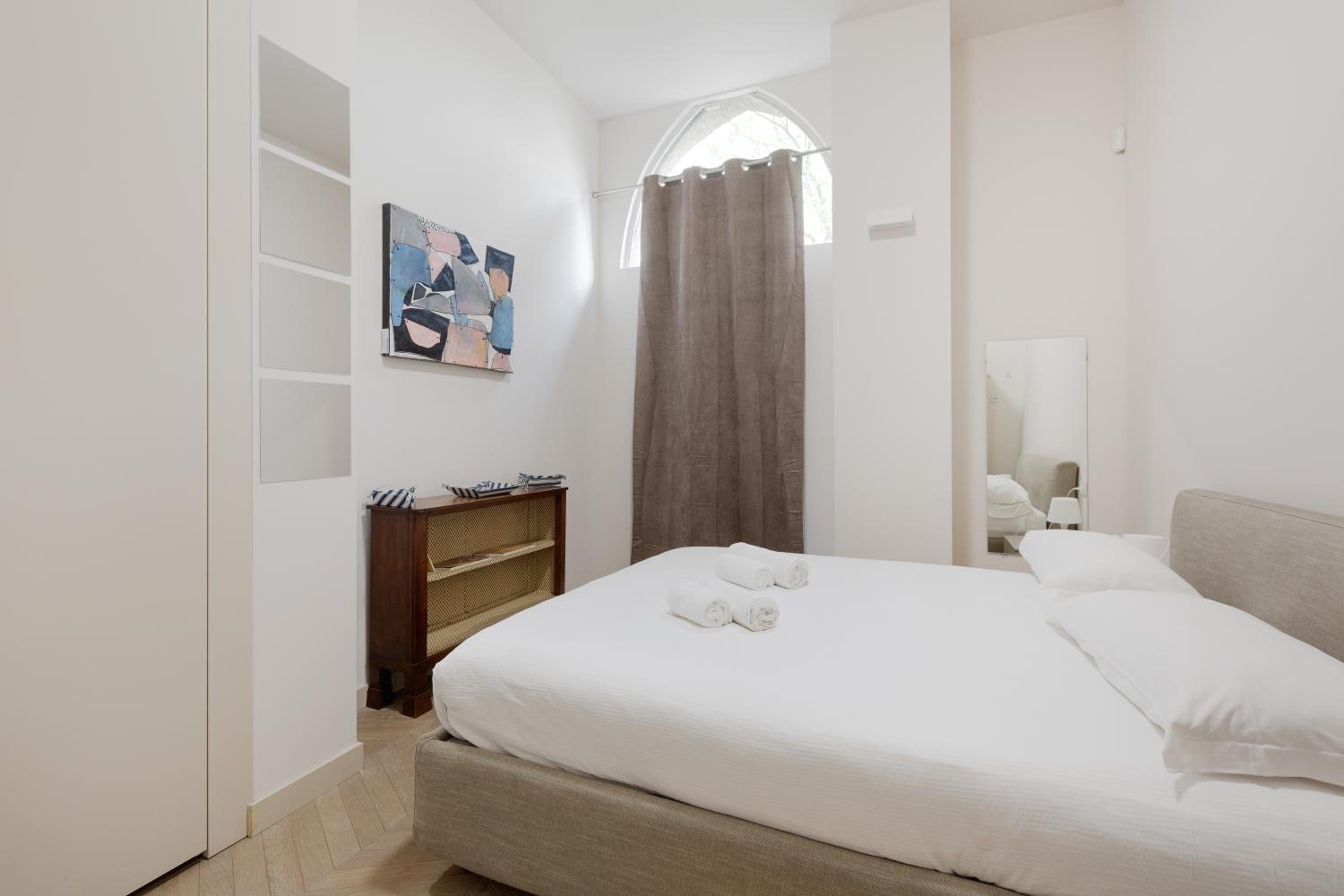 GuestHost - Cordusio Enchanting Apartment