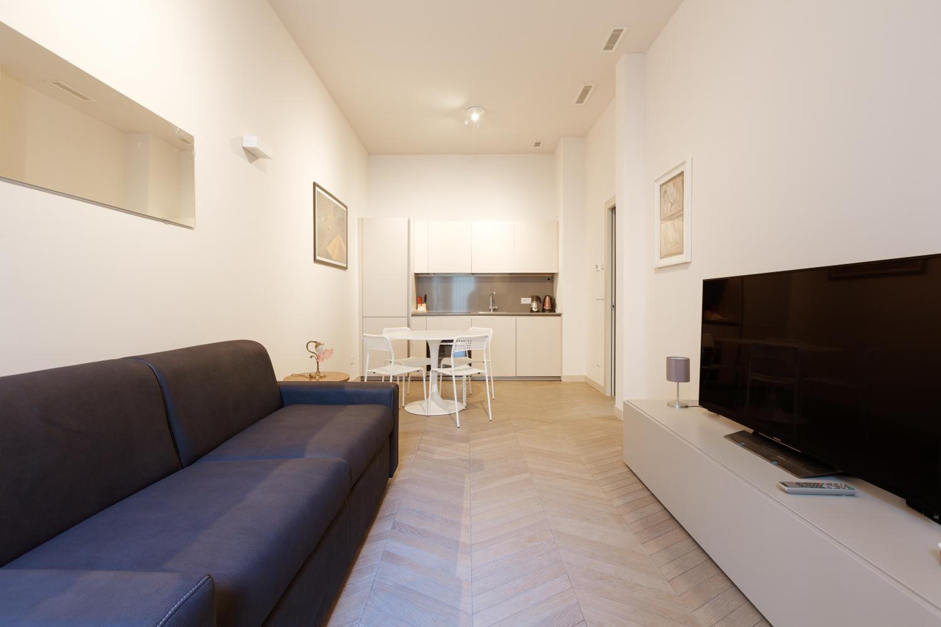 GuestHost - Cordusio Enchanting Apartment