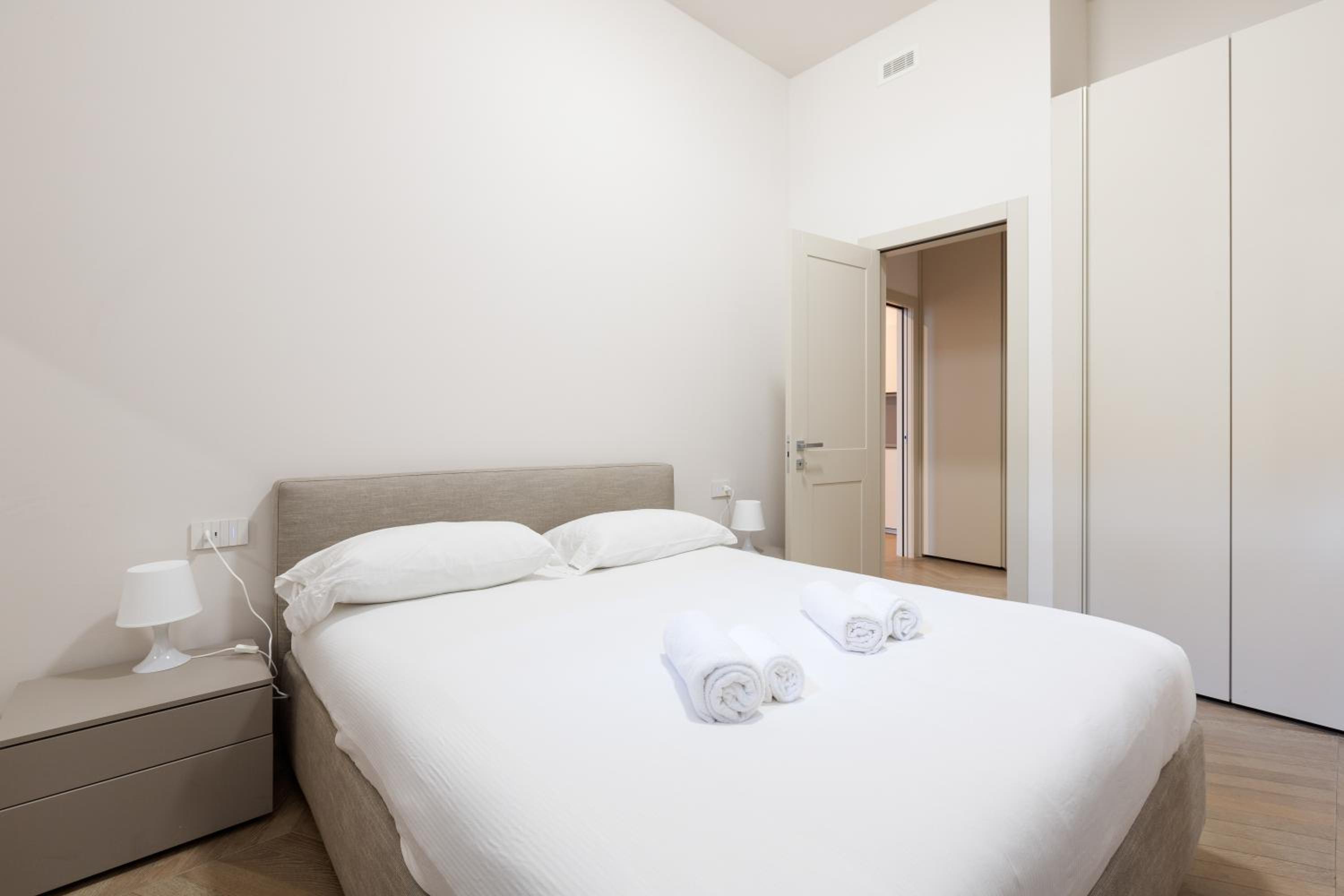 GuestHost - Cordusio Enchanting Apartment