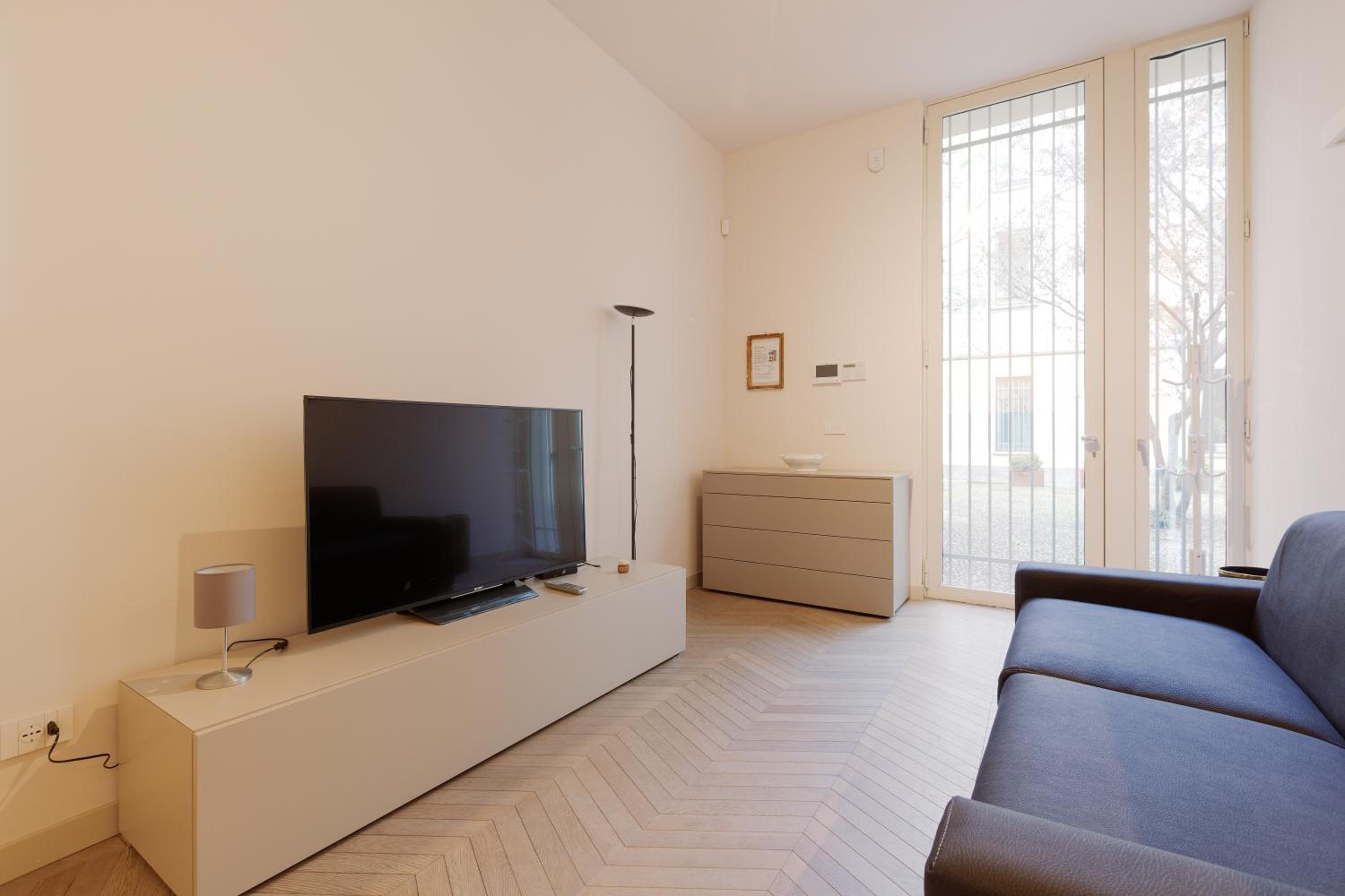 GuestHost - Cordusio Enchanting Apartment