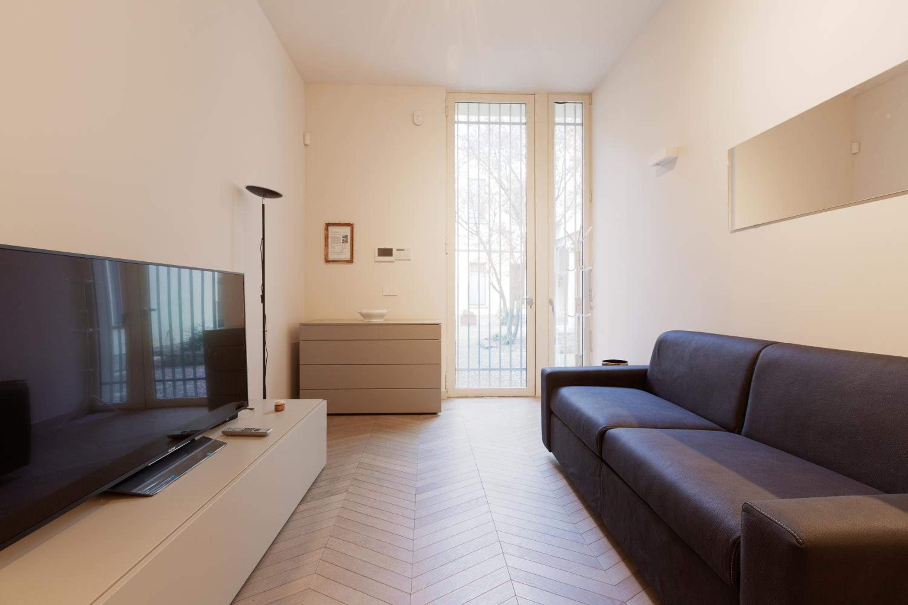 GuestHost - Cordusio Enchanting Apartment