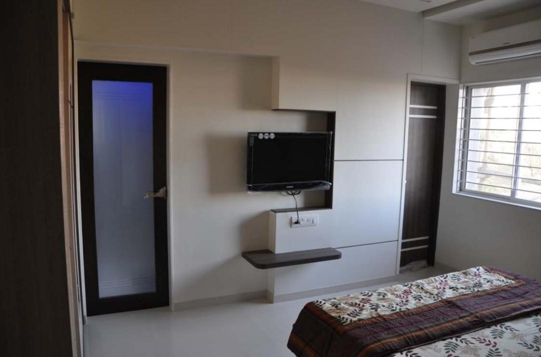 Peaceful retreat 3 bedroom apartment for1 to 6 person view 5