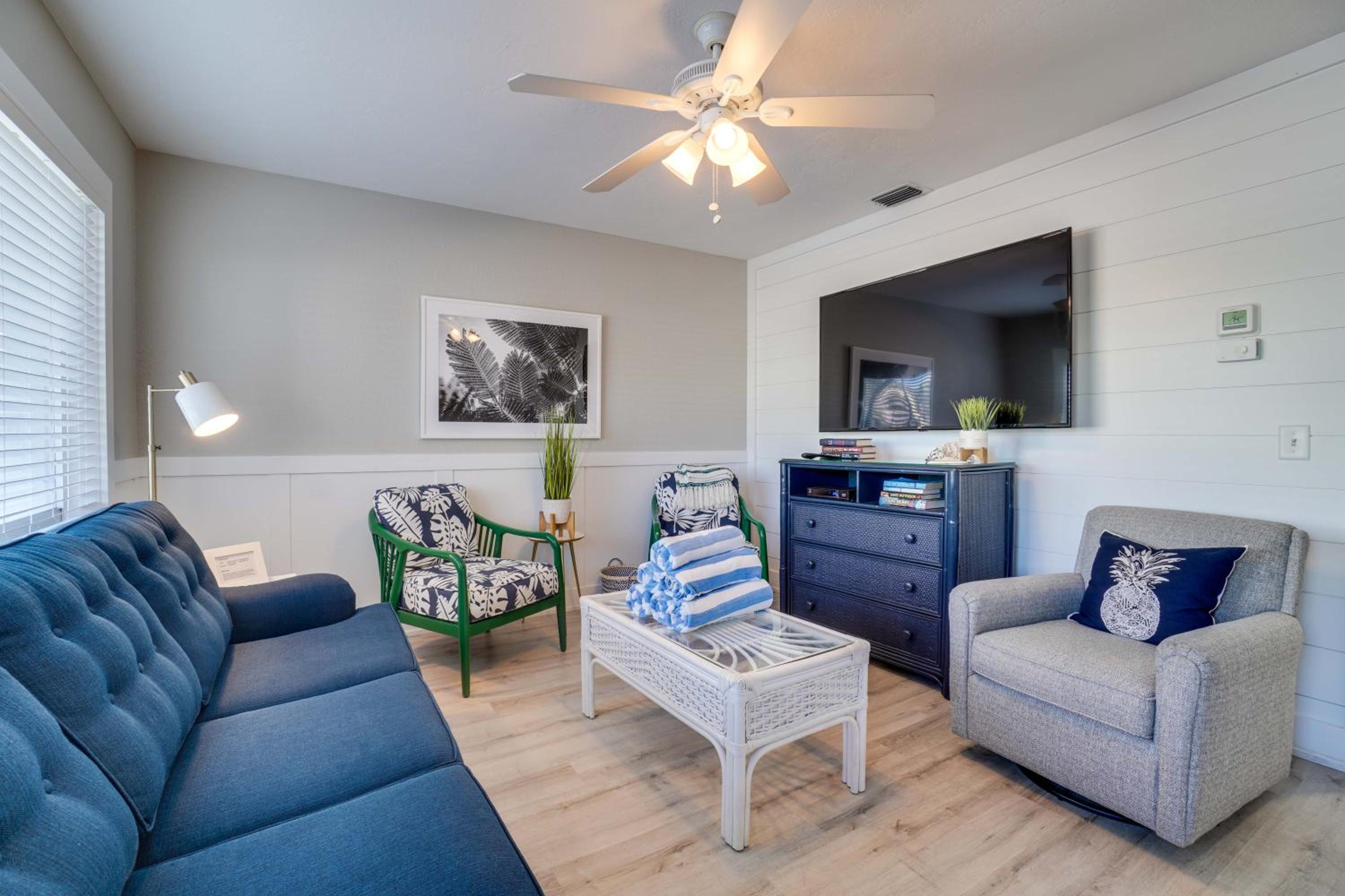 Seagrass Flats 1 located less than 75 steps to the White Sandy Beaches view 3
