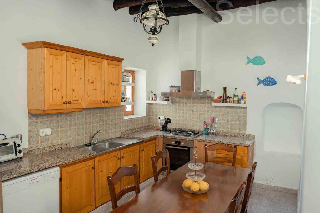 Charming Ibiza villa