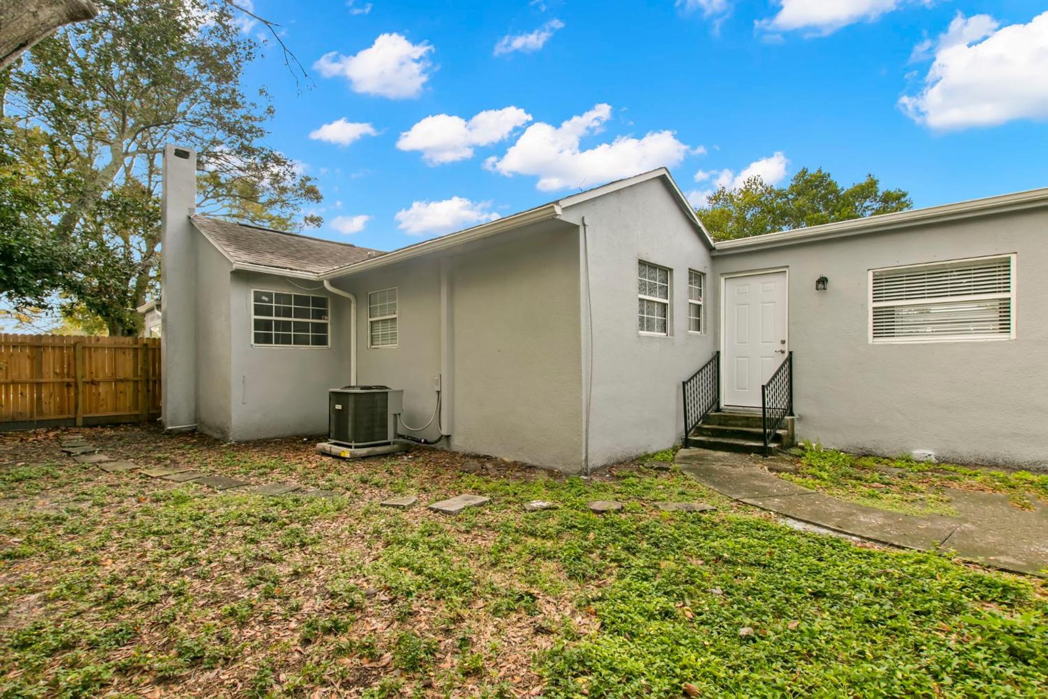 NEW St Pete Retreat - Newly Updated Pet Friendly