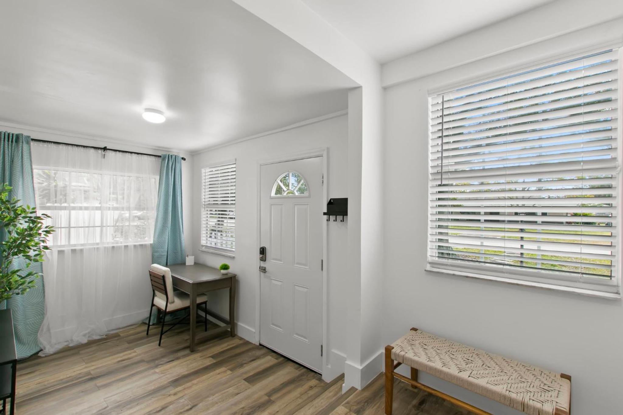 NEW St Pete Retreat - Newly Updated Pet Friendly