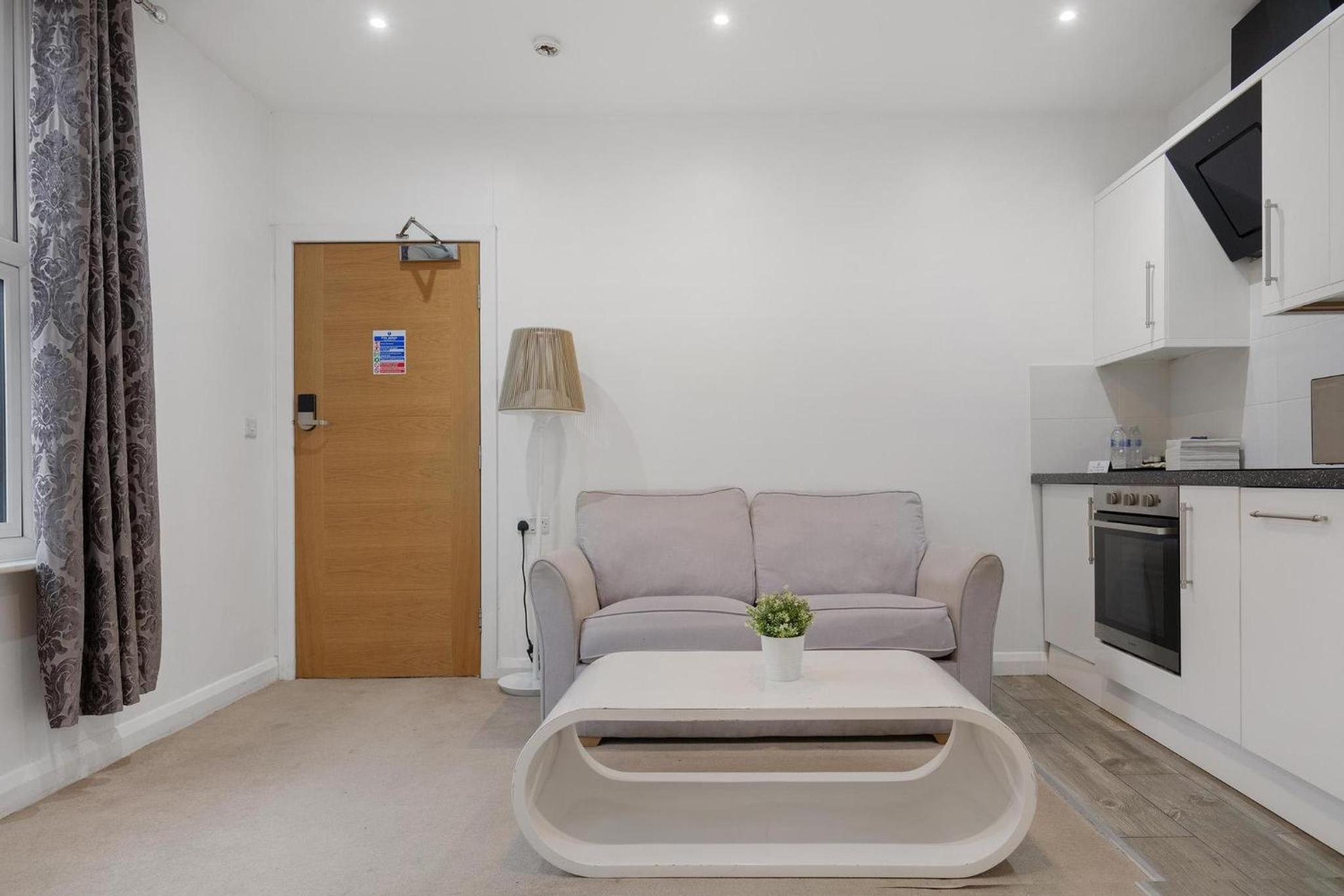 Modern City Centre Flat view 3