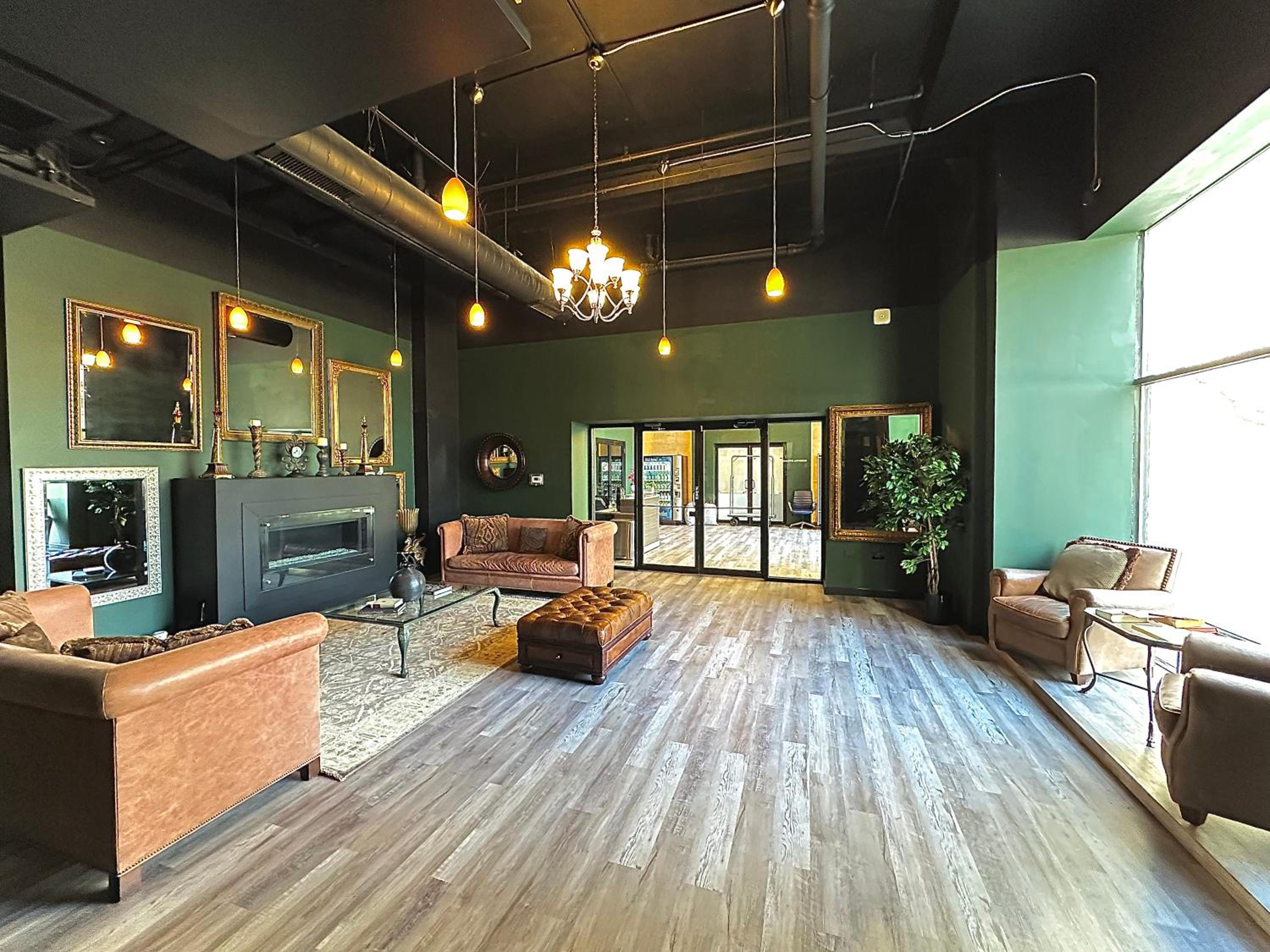 Chicago Vacations - McCormick 5Br-3Ba Luxury Suite for groups of up to 12 guests with Gym access and Optional Parking - Property Image 27