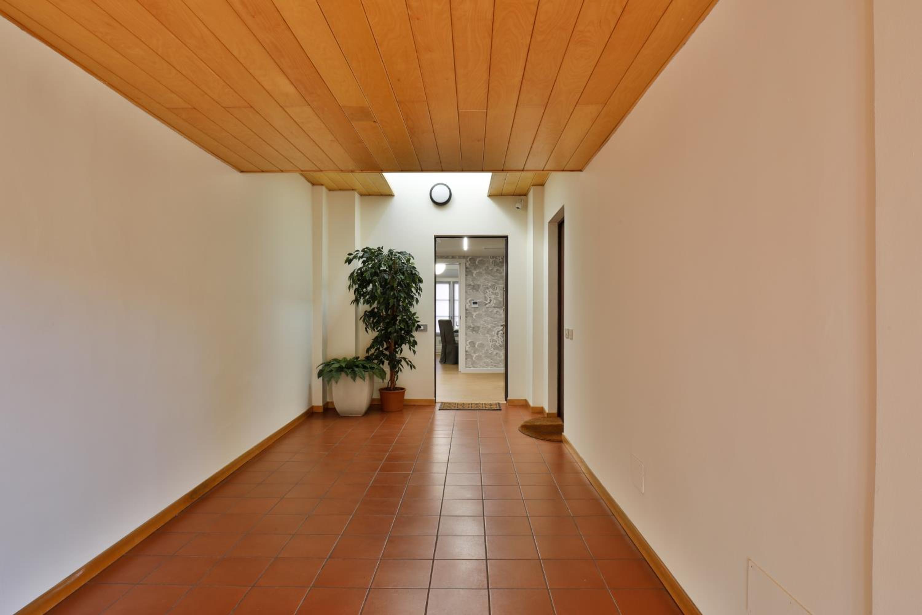 Como Lake Suites view 5