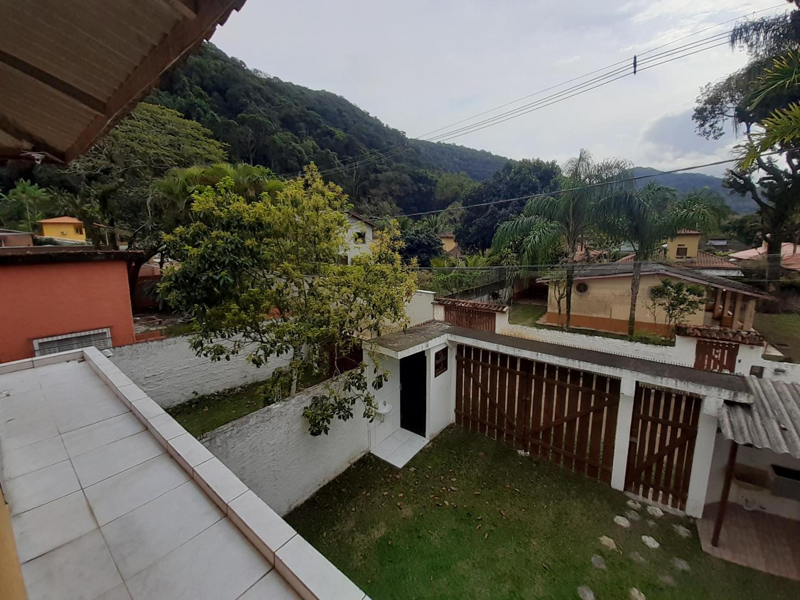 Casa sobreposta alta em Boiçucanga - São Sebastião