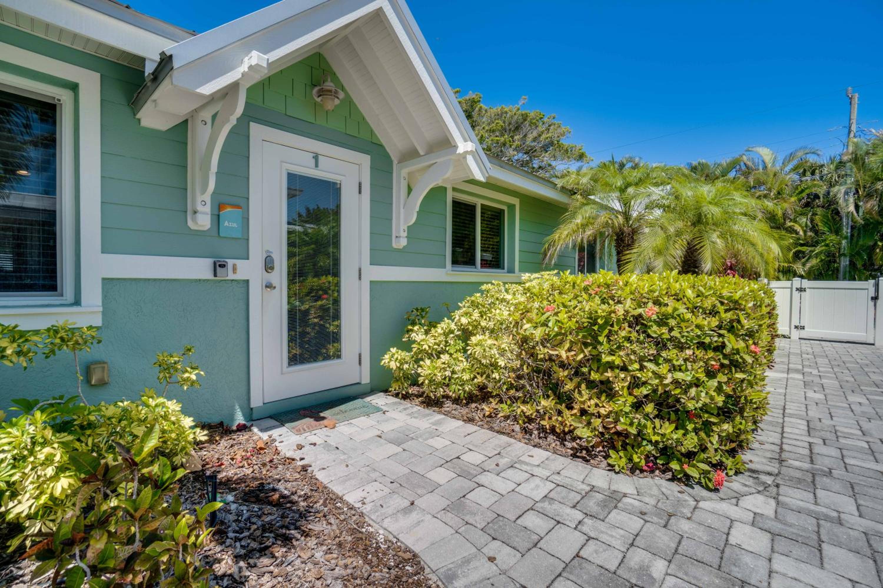 Steps to the Beach, Modern Beach Bungalow