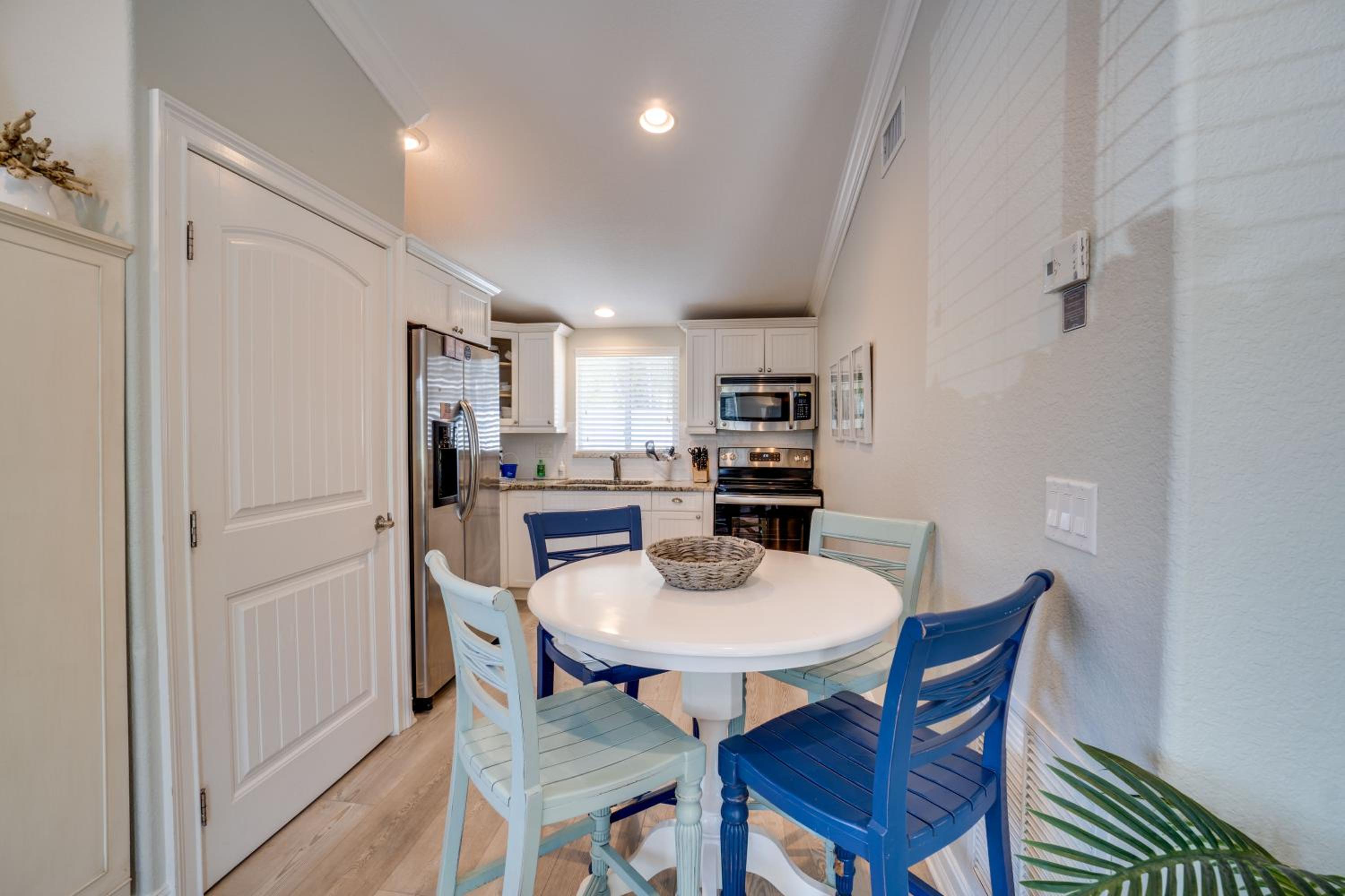 Steps to the Beach, Modern Beach Bungalow
