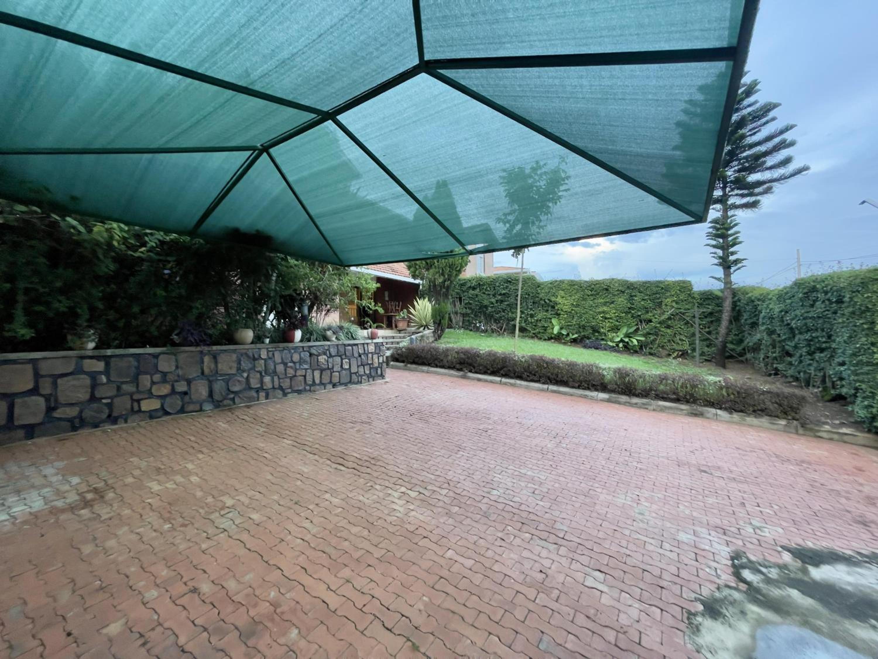 Captivating 3-Bed House in Kigali Rwanda view 3