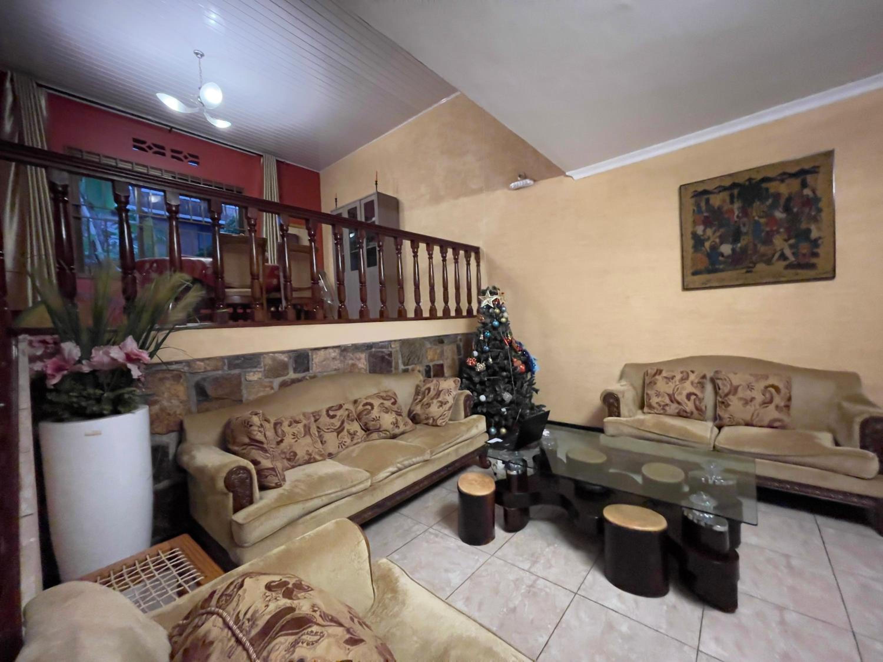 Captivating 3-Bed House in Kigali Rwanda view 5