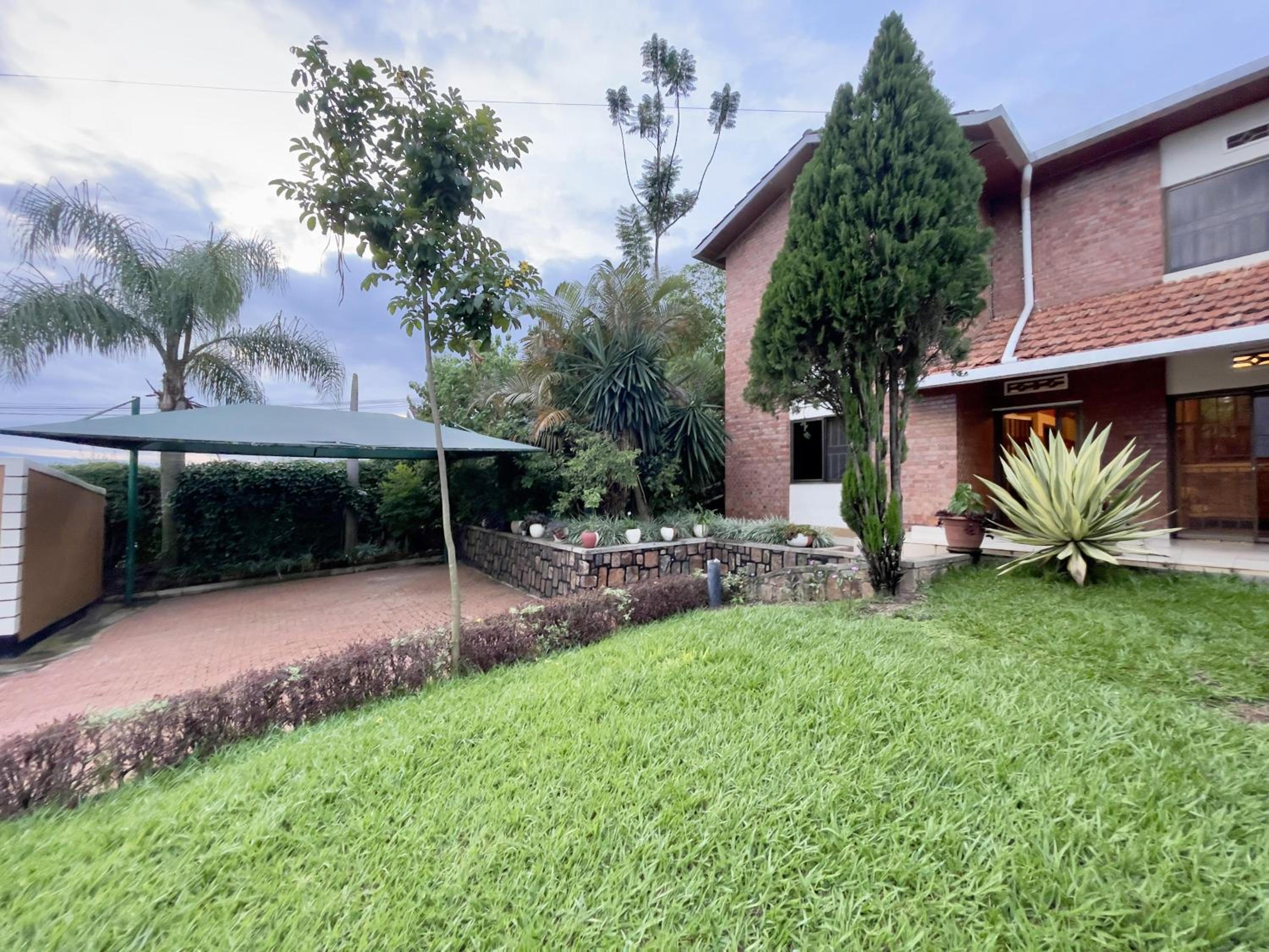 Captivating 3-Bed House in Kigali Rwanda view 4