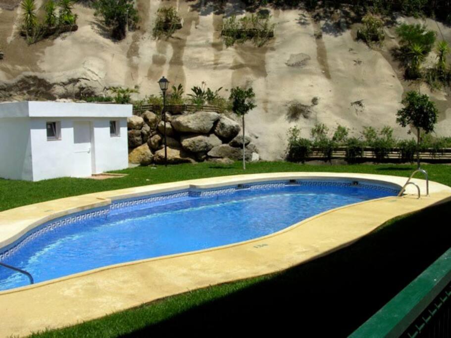 Acogedor apartamento con vistas al Mediterráneo.