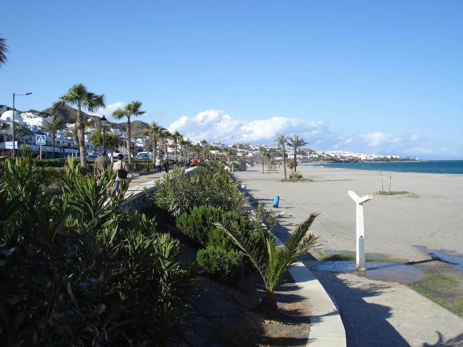 Acogedor apartamento con vistas al Mediterráneo.