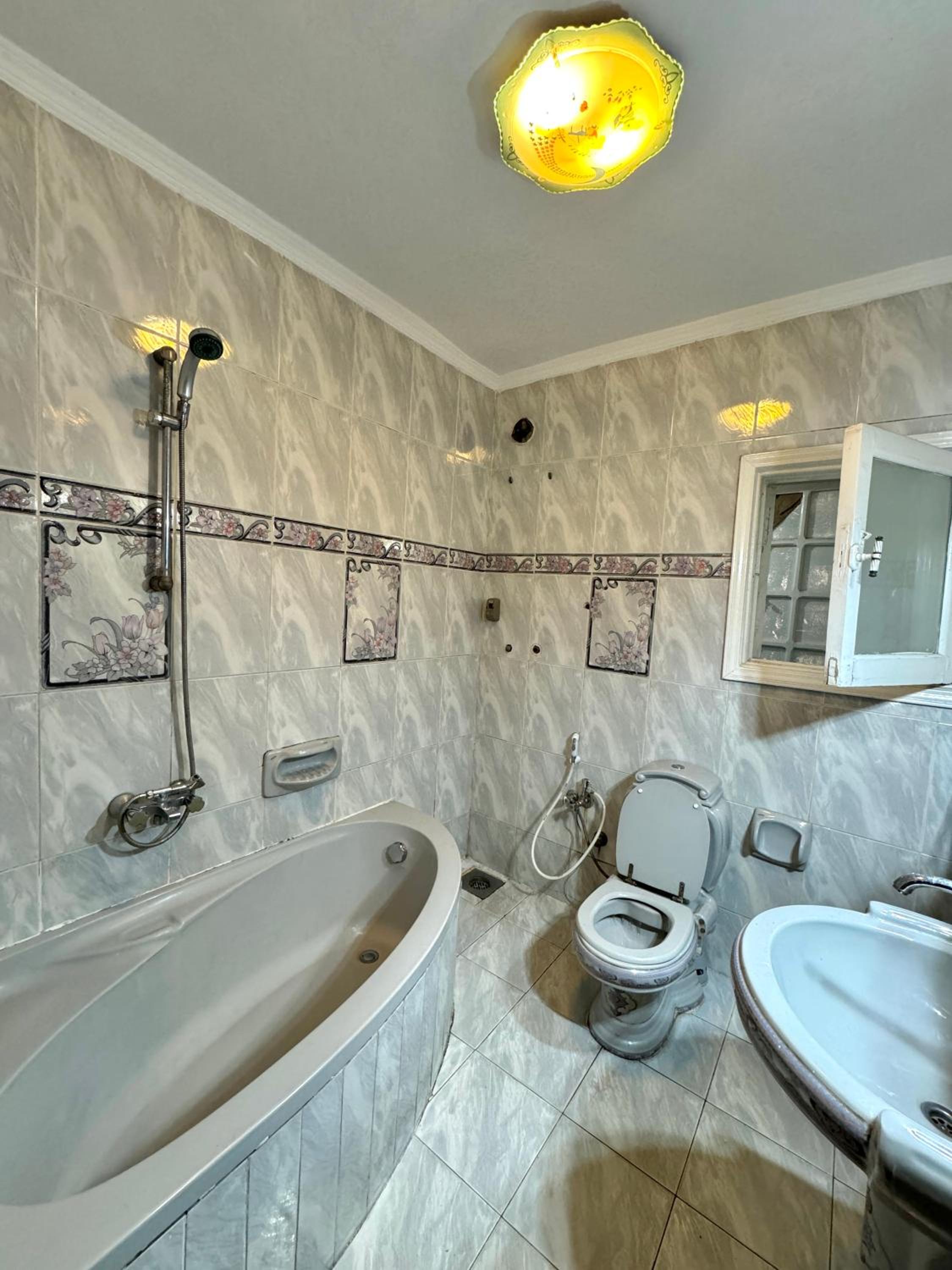 Diamond Apartment