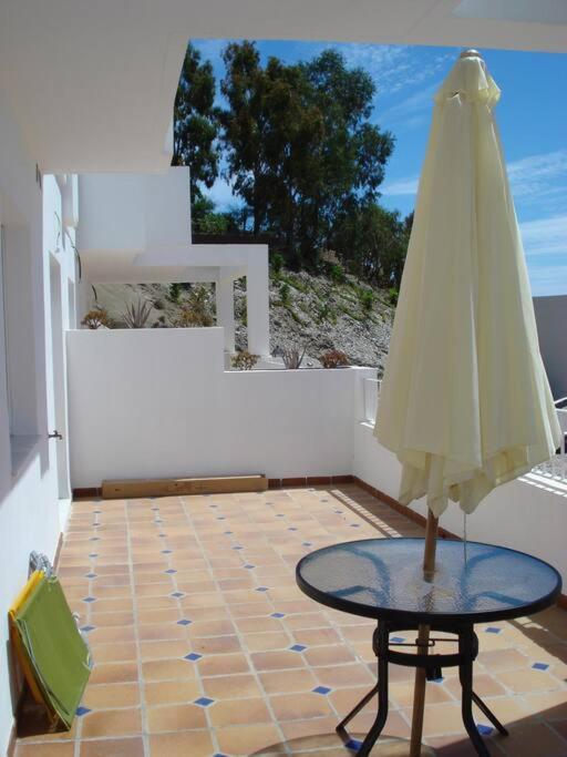 Acogedor apartamento con vistas al Mediterráneo.
