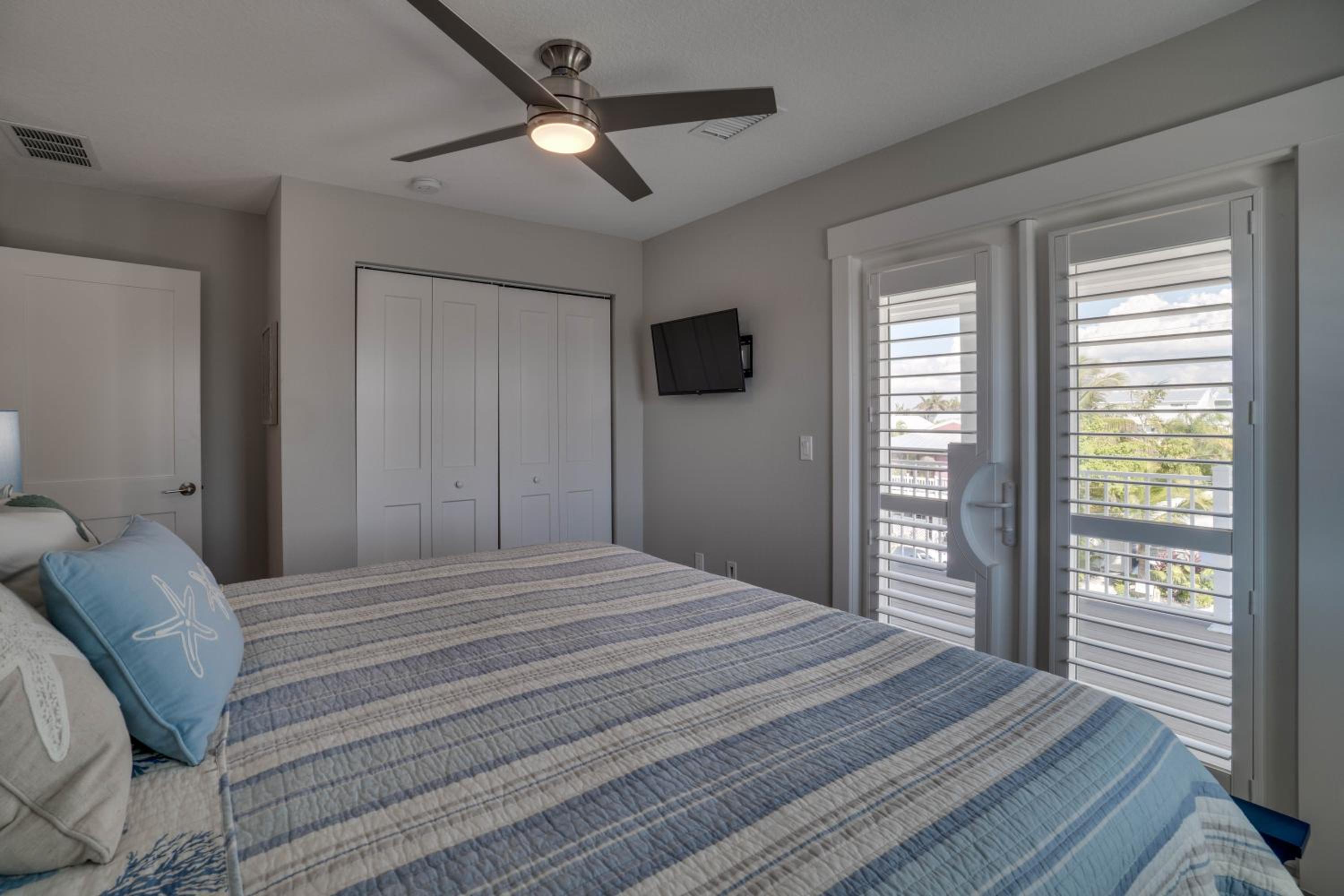 Grand Island Oasis, Pool Spa Roof Top Deck & So Much More Sleeps 18 view 4