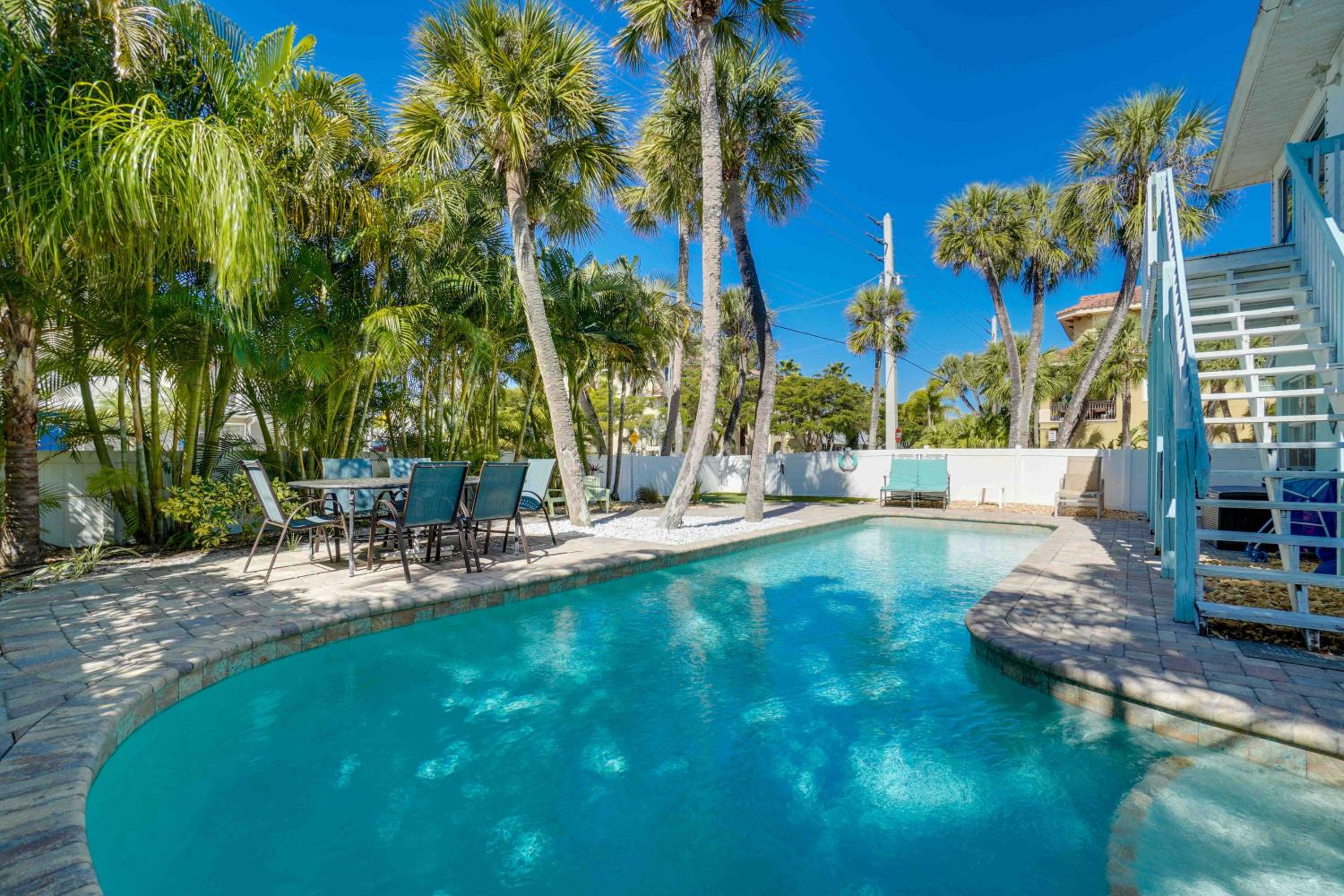 Large Pet Friendly Home just steps from White Sandy Beach